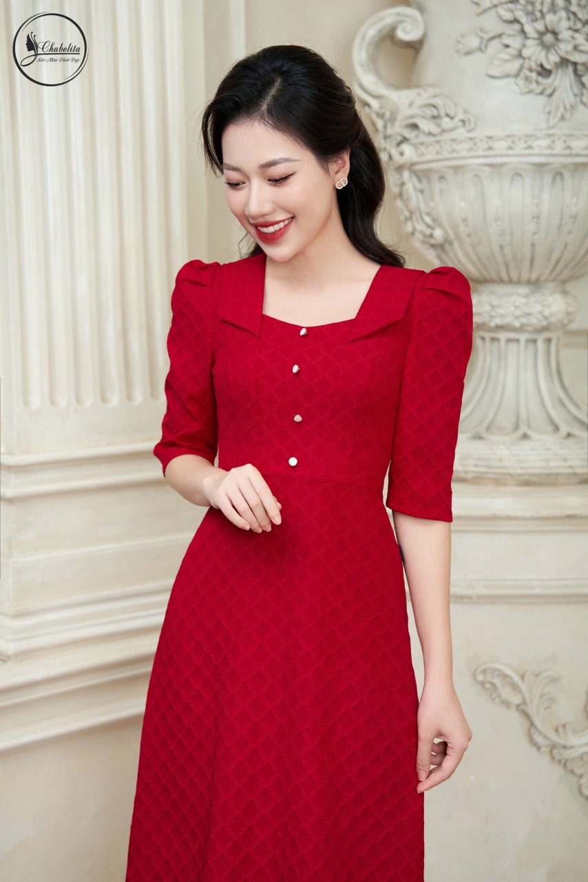 Đầm cổ bẻ màu đỏ