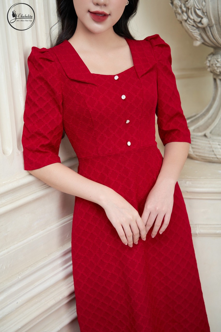 Đầm cổ bẻ màu đỏ