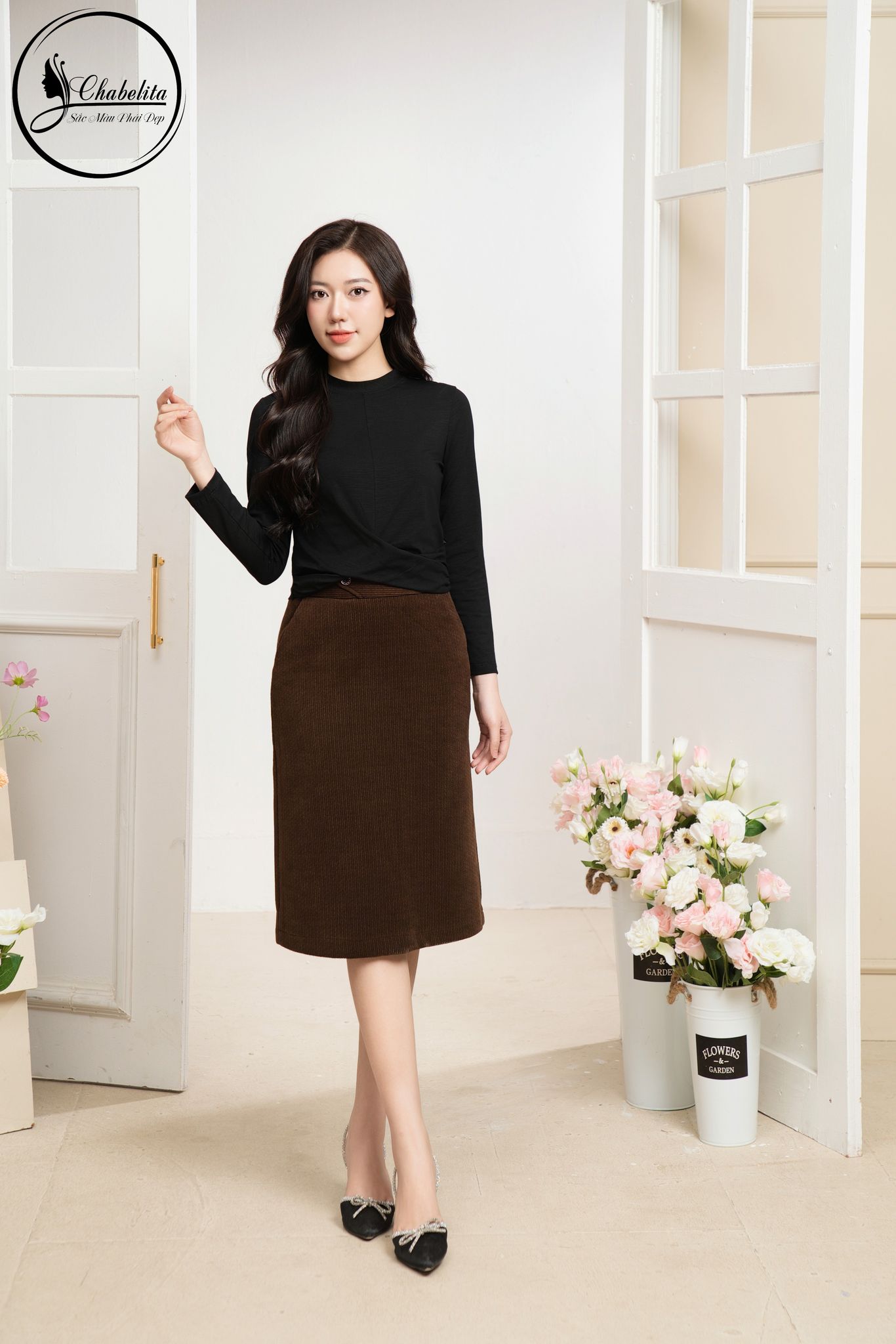 Áo phông dài tay cách điệu màu đen