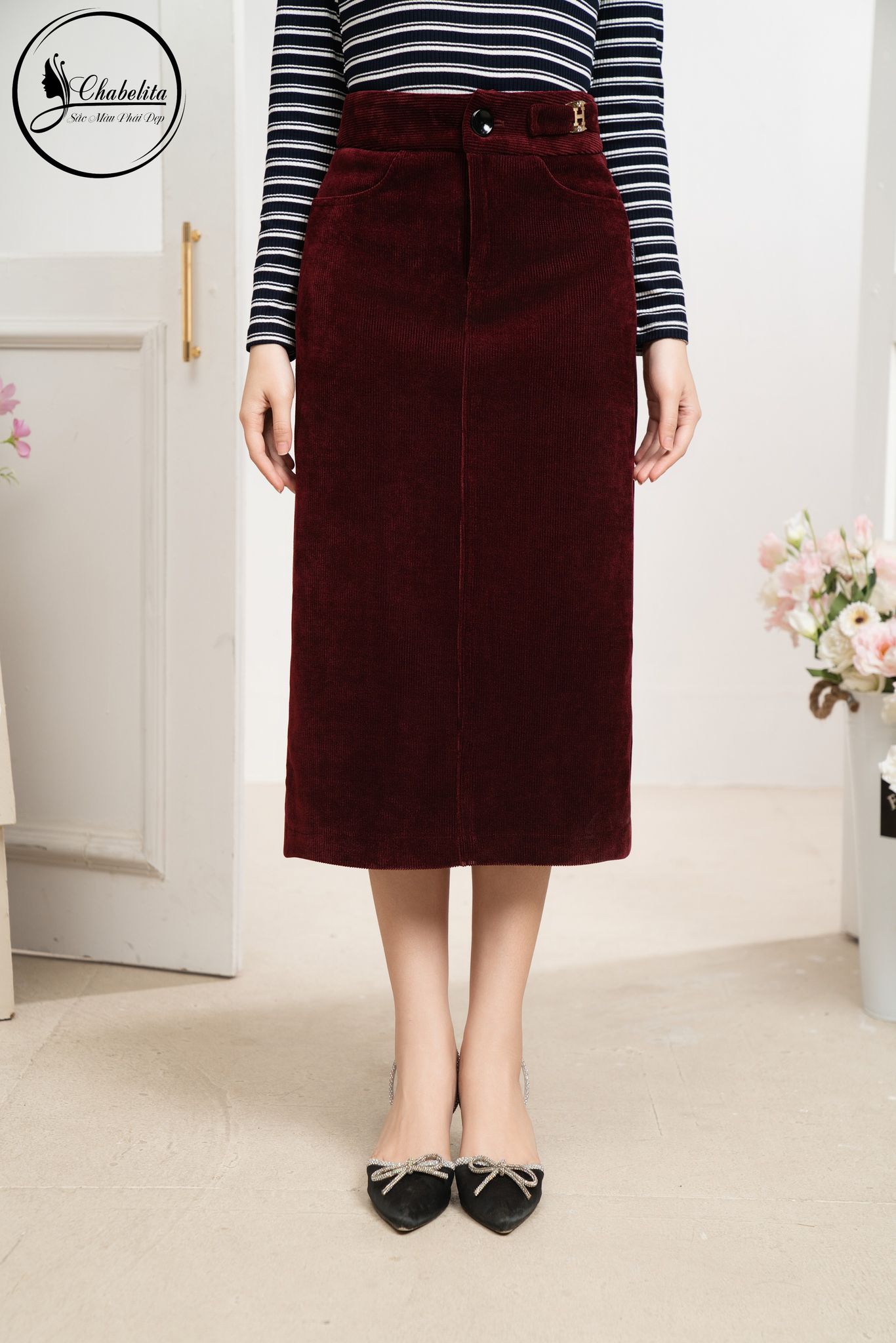 Chân váy nhung dáng A cách điệu màu đỏ đô