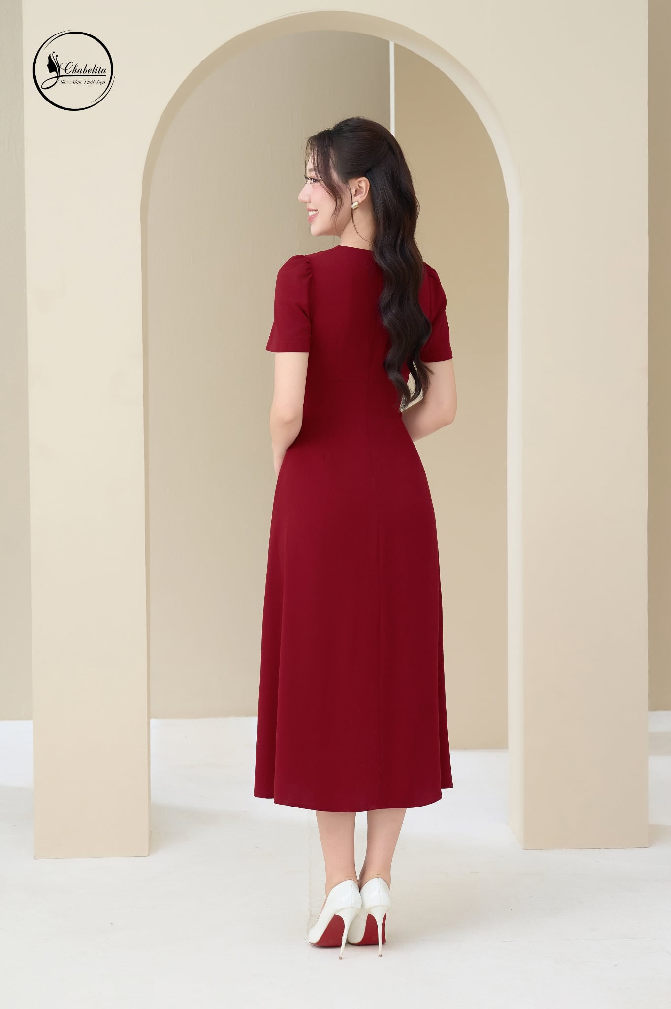 Đầm tay lỡ cổ vuông đính hoa nhí màu đô