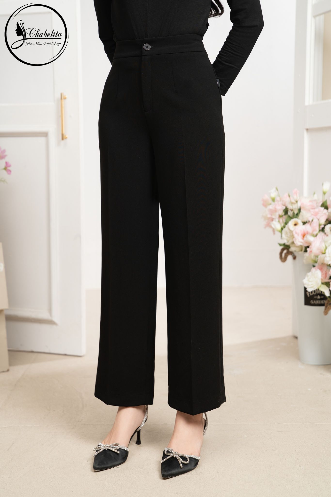 Quần ống xuông màu đen