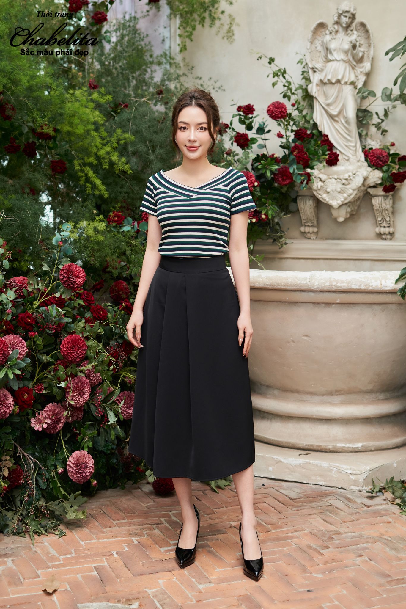 Chân váy dáng A màu đen