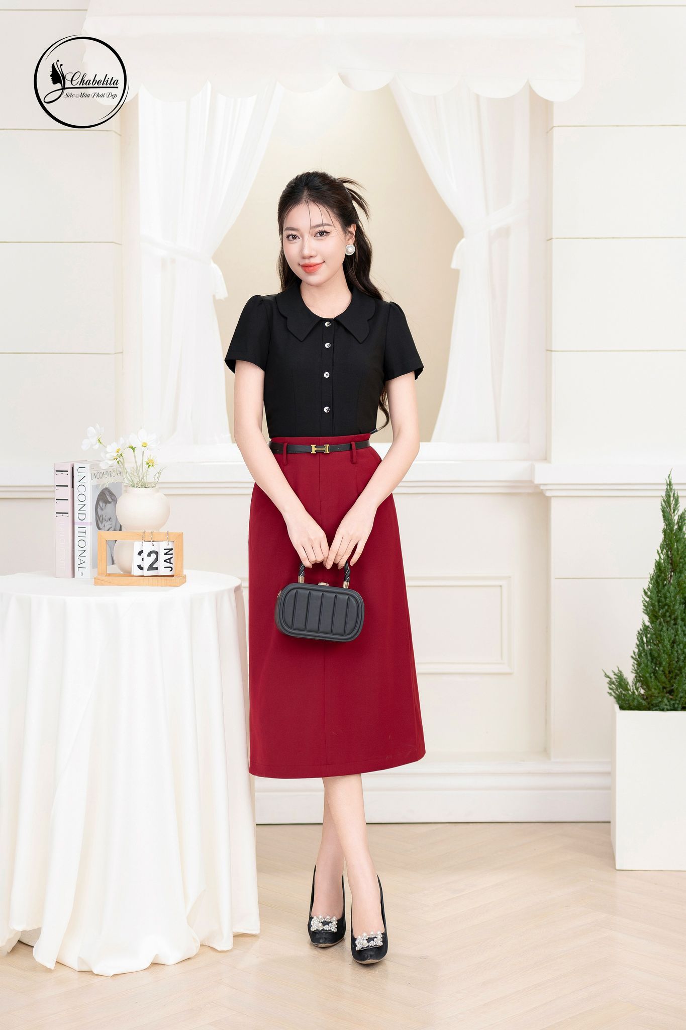 Áo sơ mi phối cổ màu đen