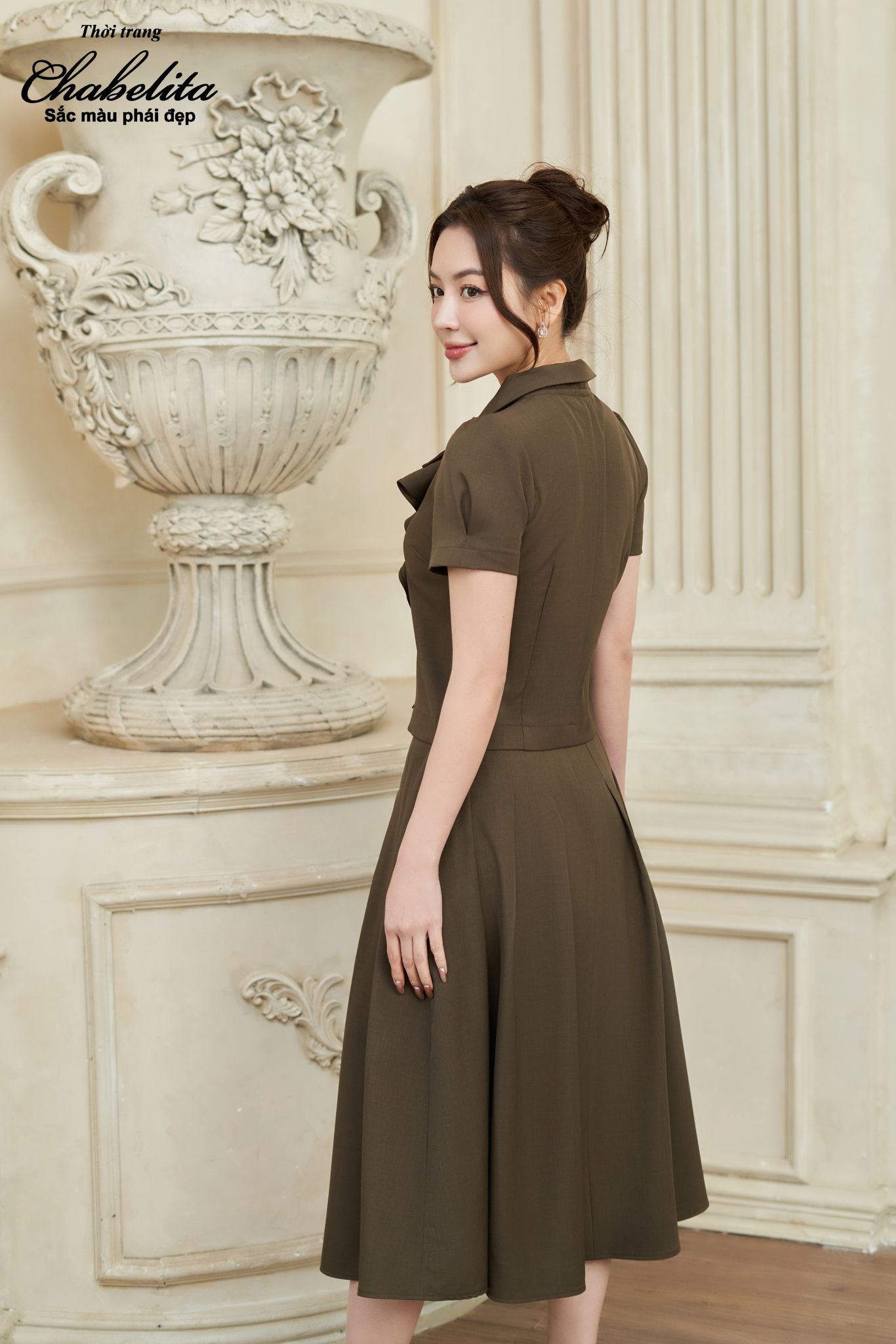 Sét bộ áo kèm chân váy màu nâu