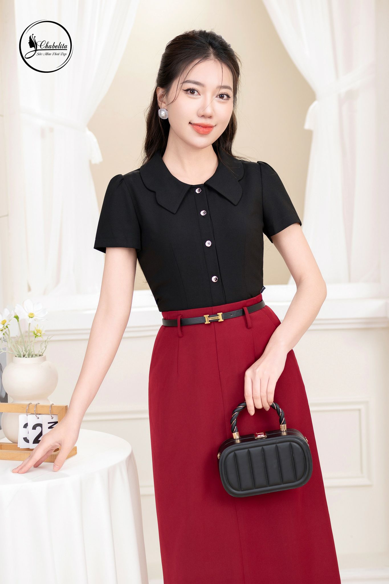 Áo sơ mi phối cổ màu đen