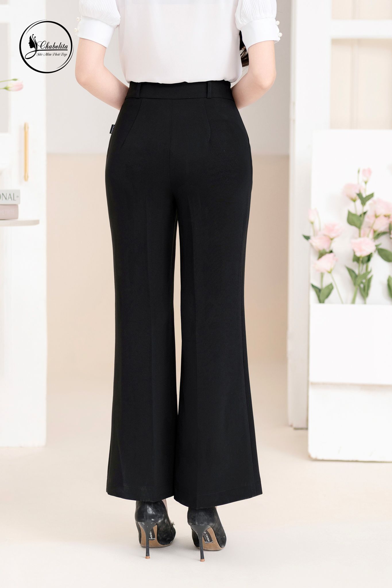 Quần ống vẩy 2 cúc màu đen