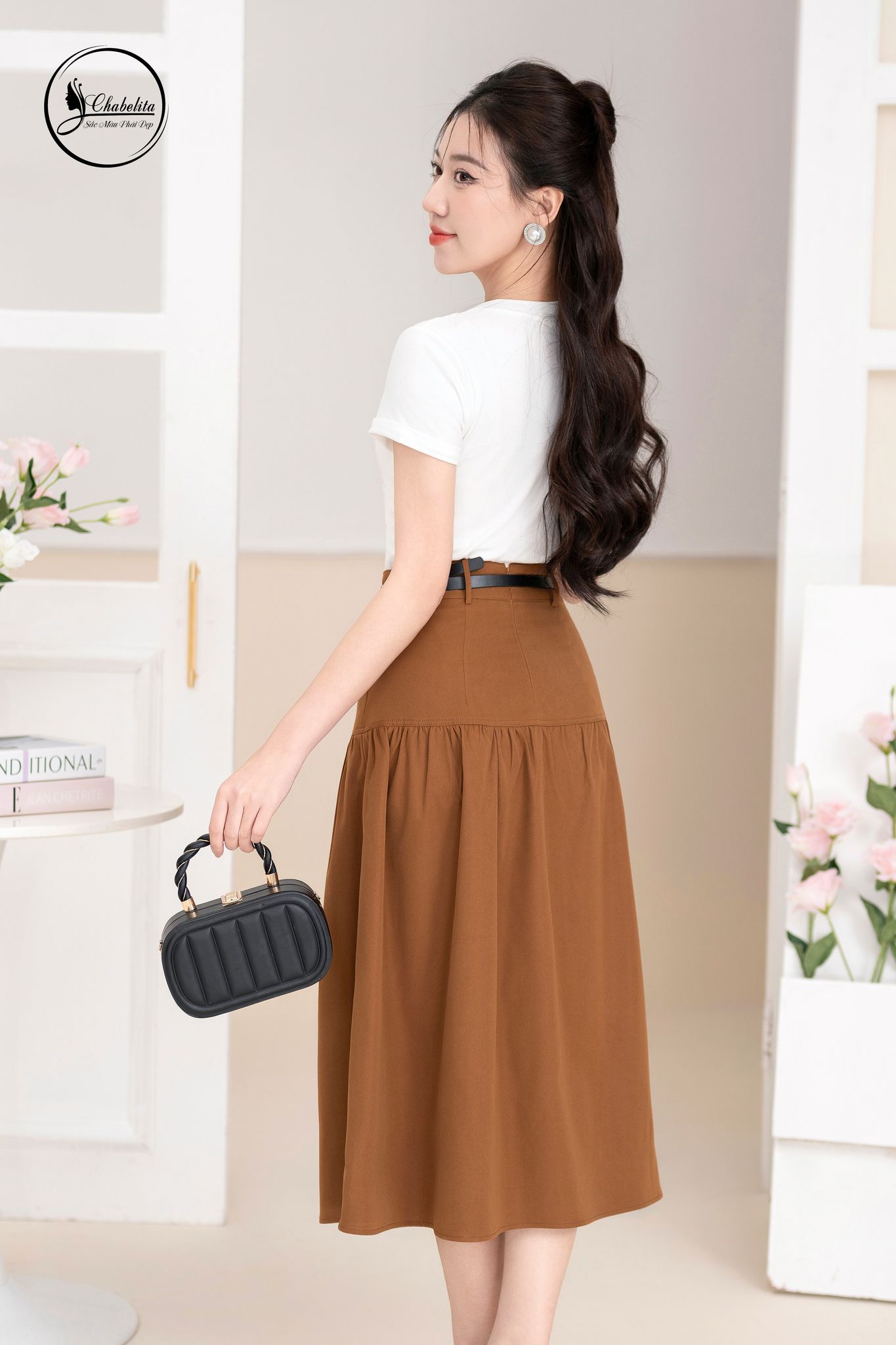 Áo cotton cổ tròn màu trắng