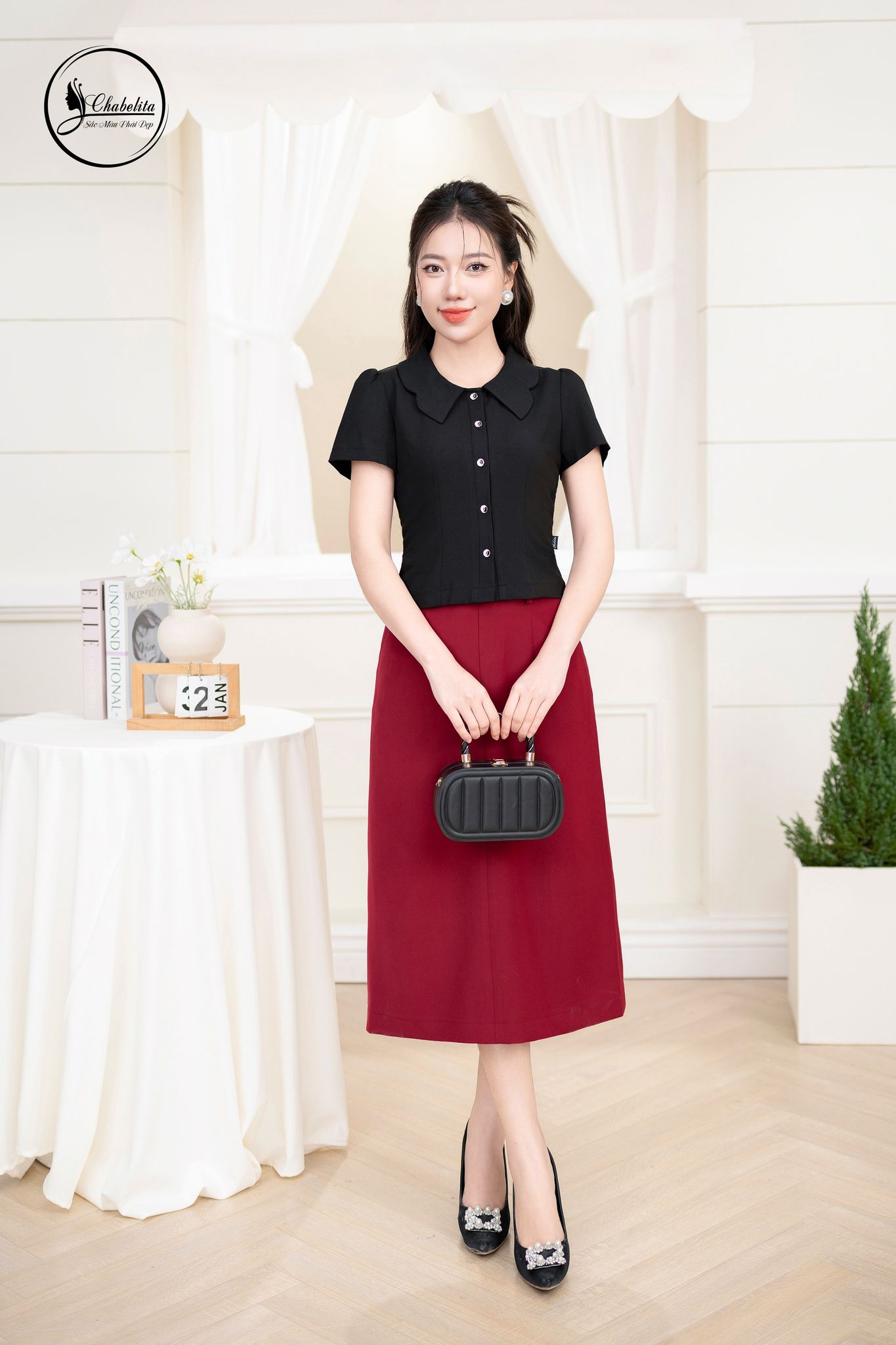 Áo sơ mi phối cổ màu đen