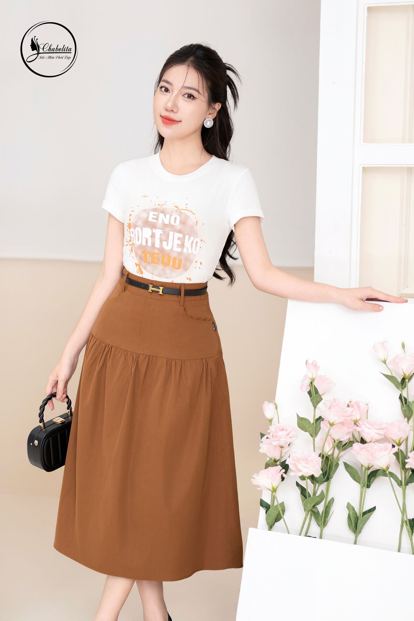 Áo cotton cổ tròn màu trắng