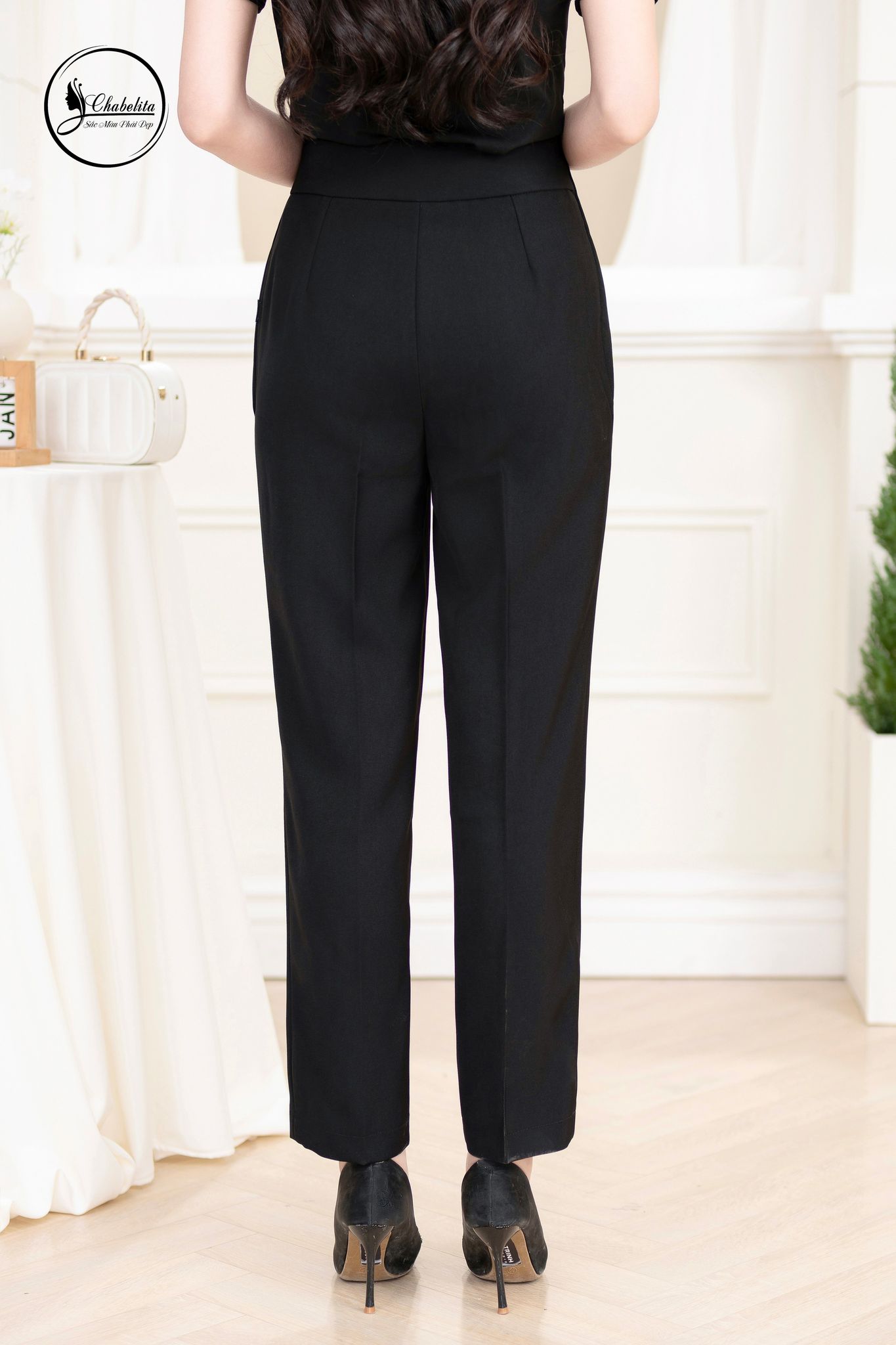 Quần baggi cách điệu màu đen