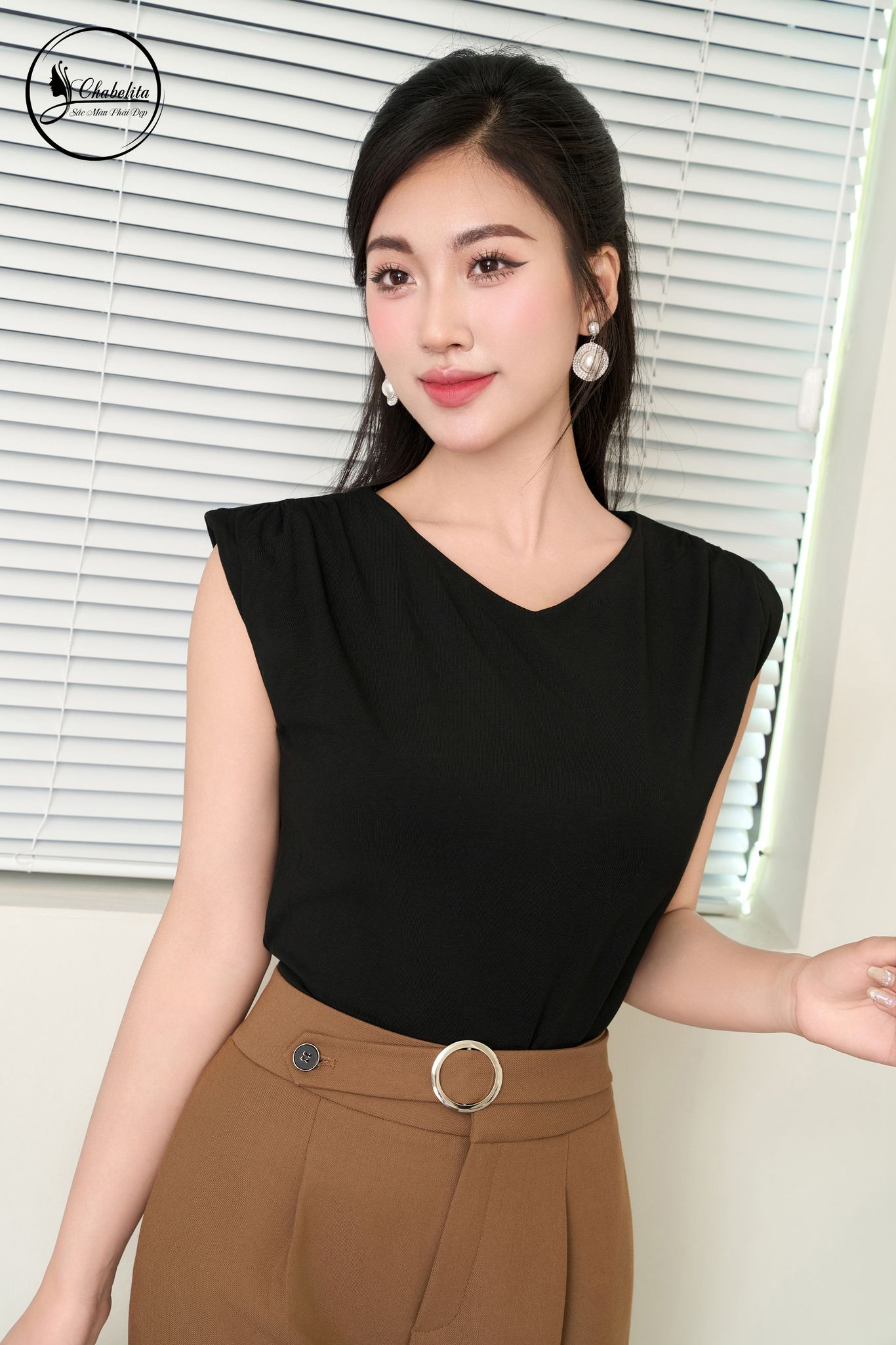 Áo phông cotton màu đen