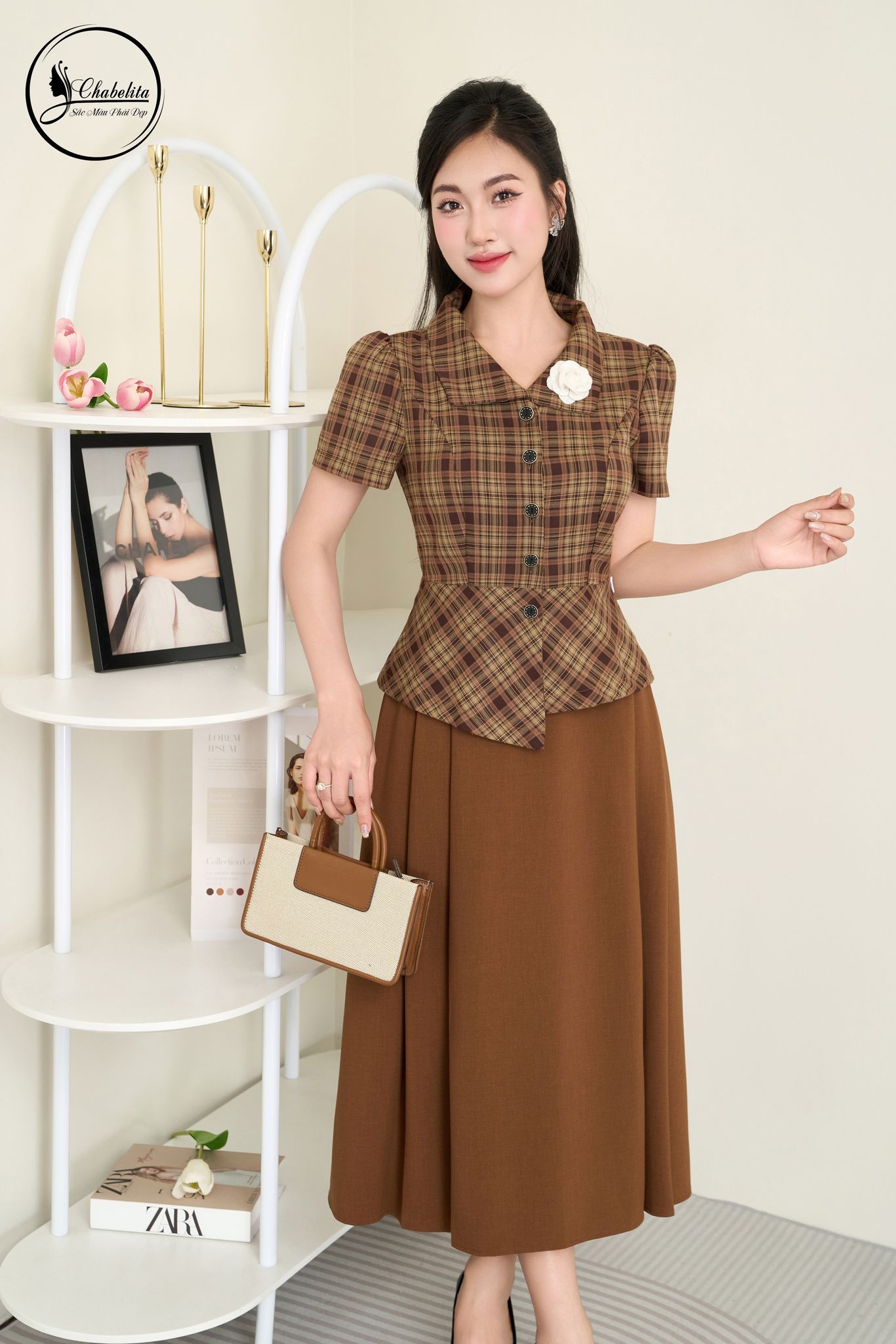 Áo kẻ lệch màu nâu