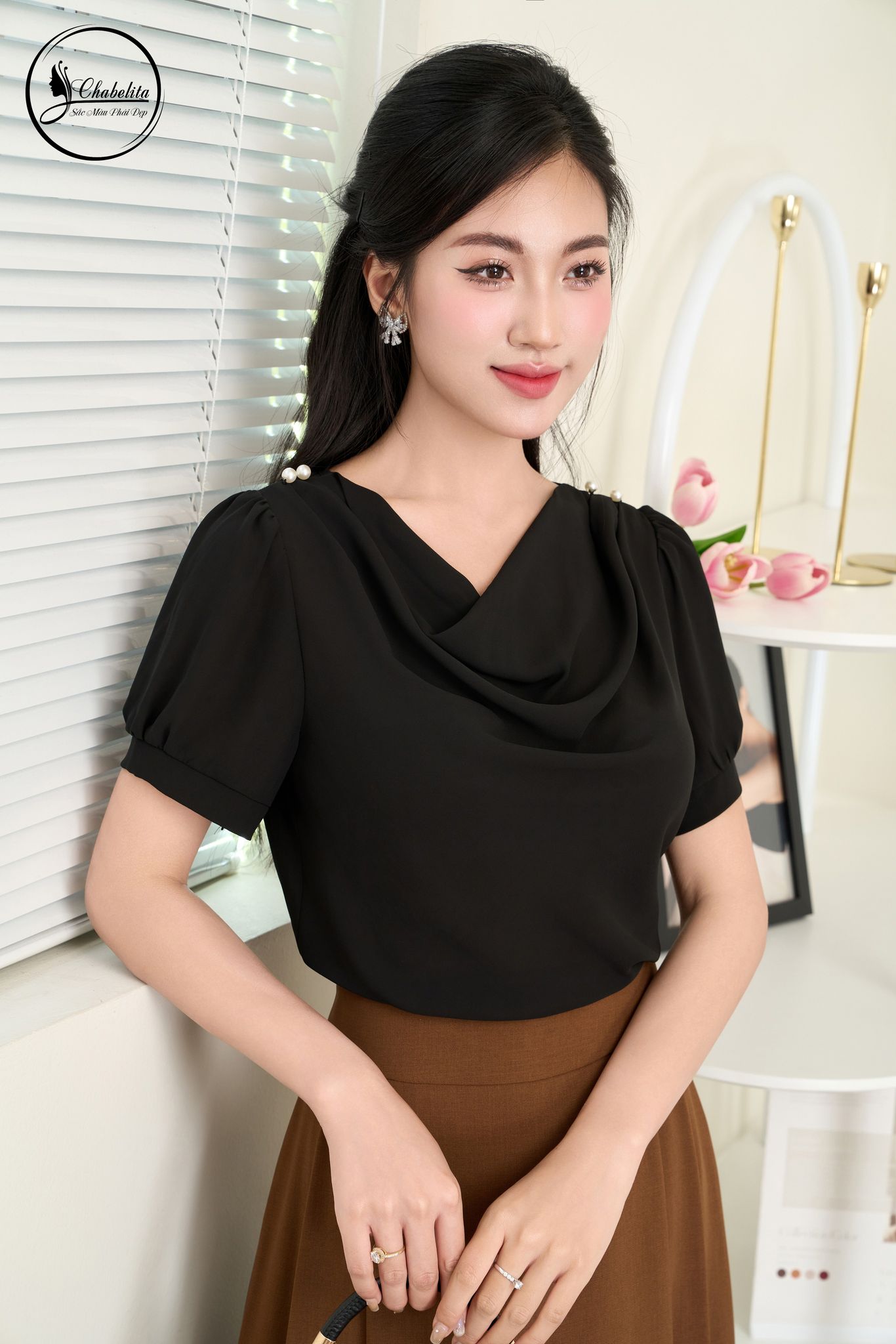 Áo sơ mi cổ tròn tay lỡ màu đen