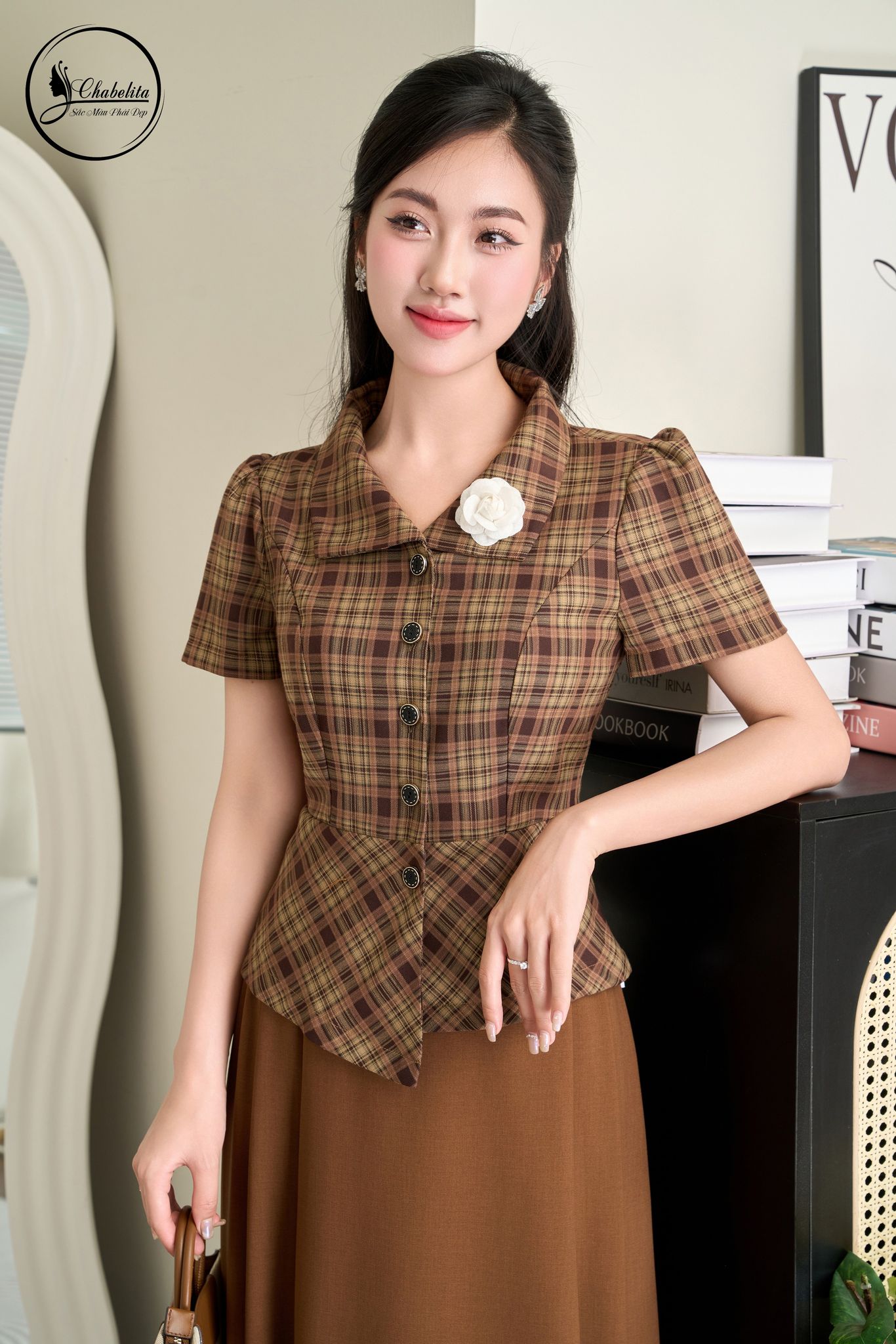 Áo kẻ lệch màu nâu