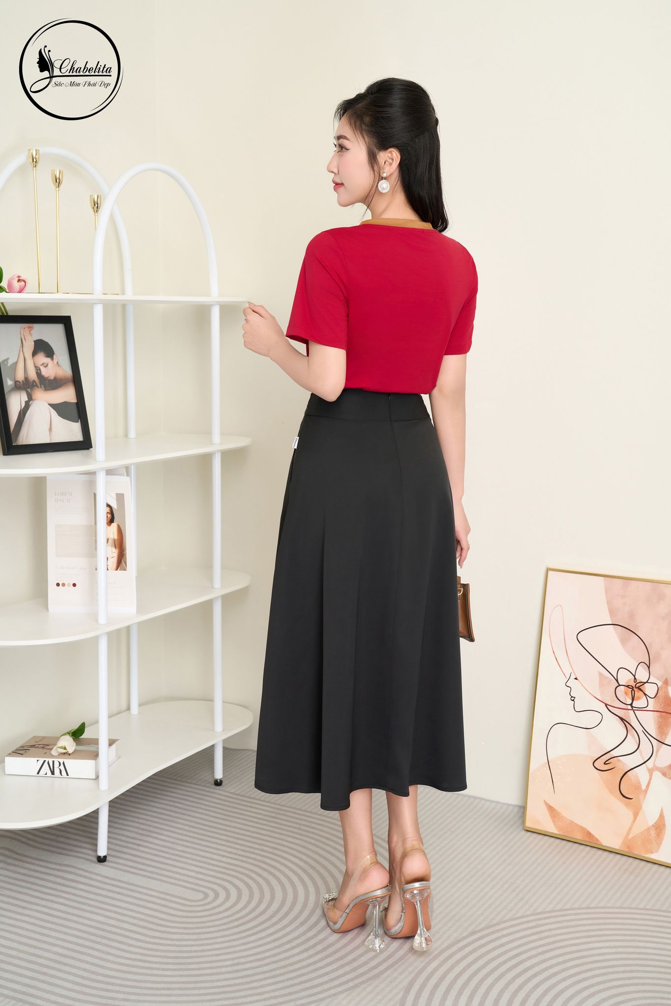 Áo cotton màu đỏ phối cổ tay