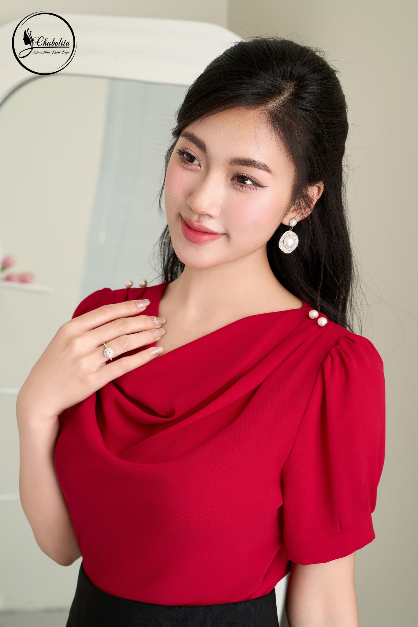 Áo sơ mi cổ tròn tay lỡ màu đỏ