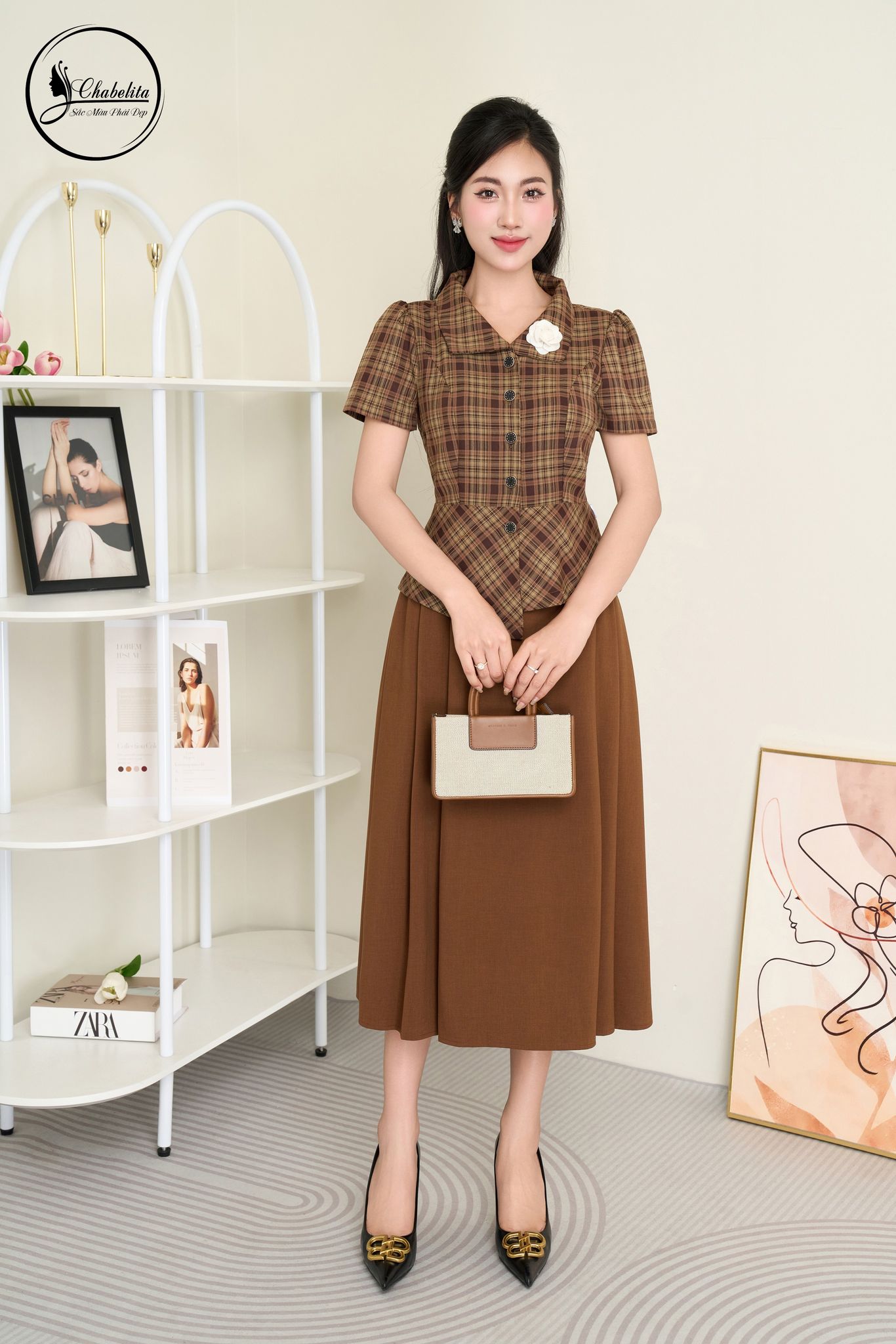 Áo kẻ lệch màu nâu