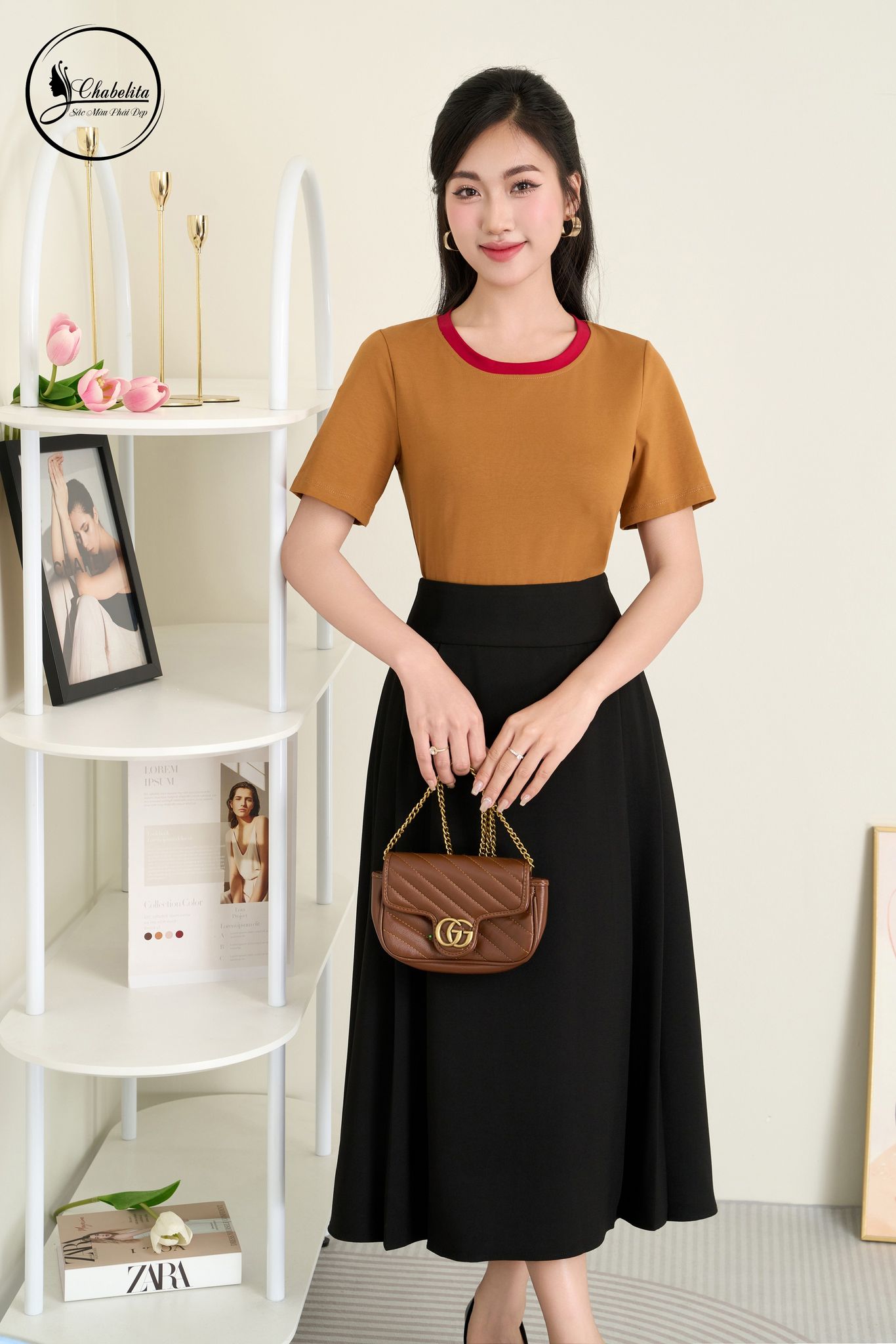 Áo cotton màu nâu phối cổ tay