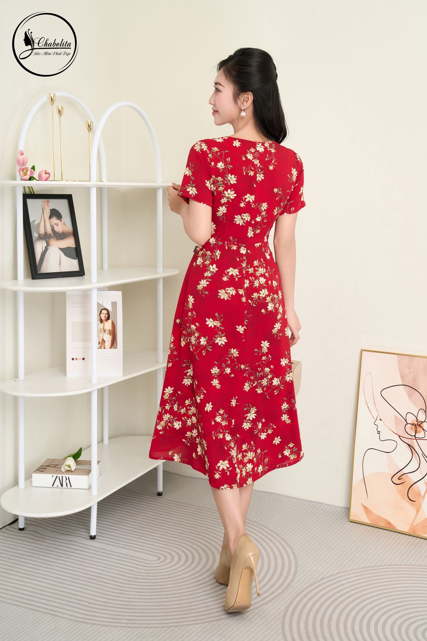 Đầm hoa cổ tròn màu đỏ