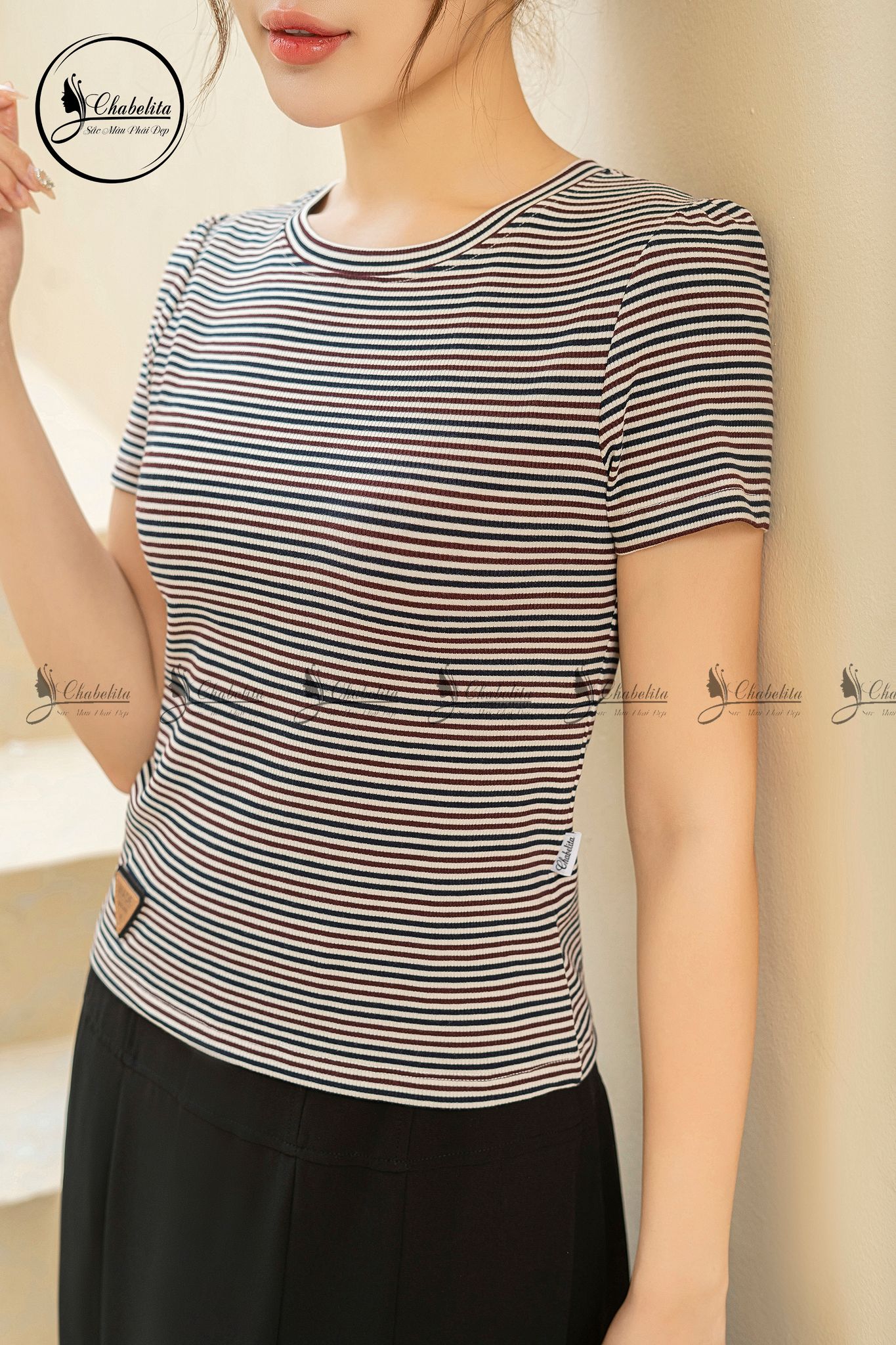 Áo phông kẻ nâu