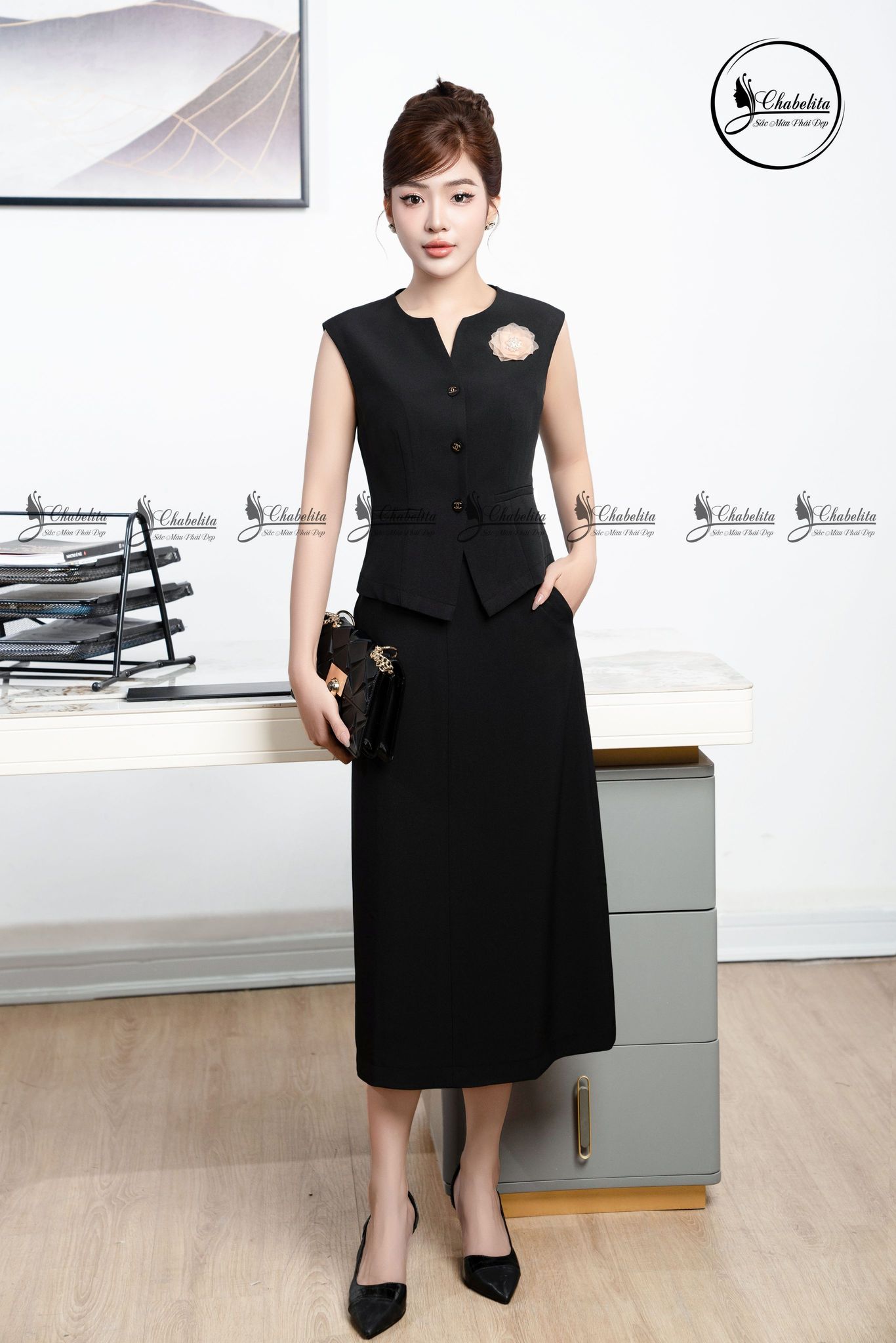 Sét bộ gile đính hoa ngực kèm chân váy màu đen