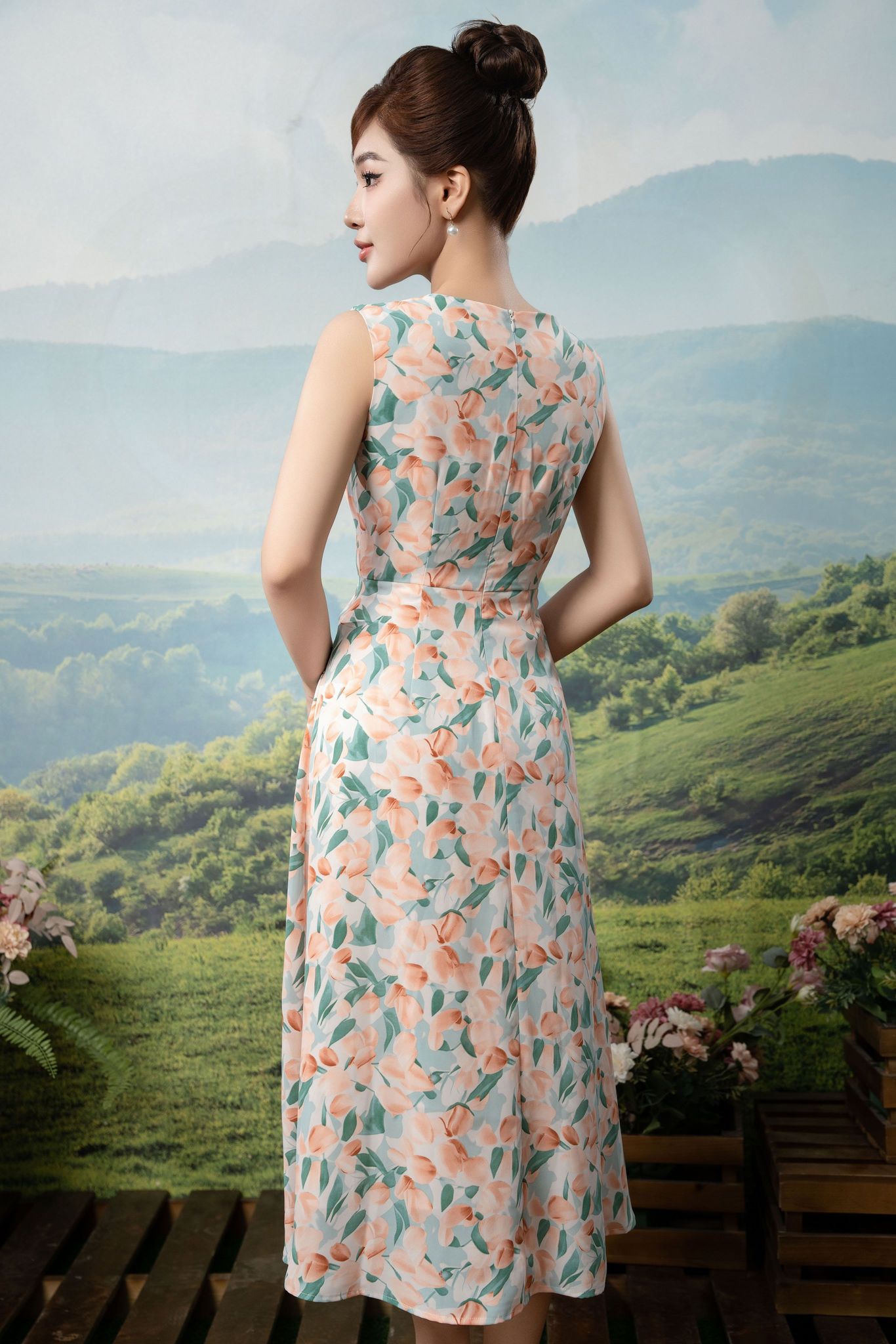 Đầm hoa xòe sát nách cổ tròn màu hổng