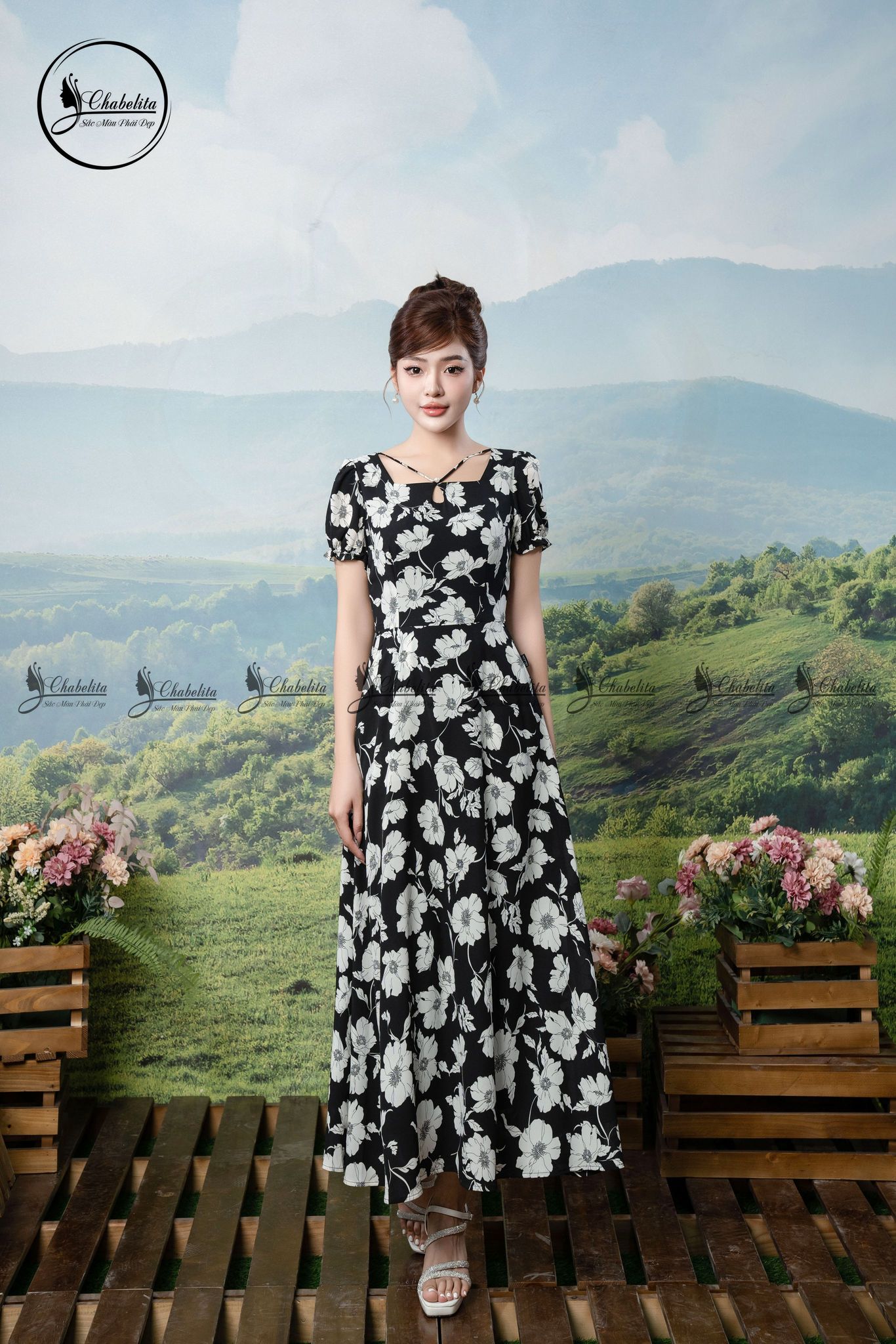 Đầm hoa cổ vuông giọt lệ màu đen