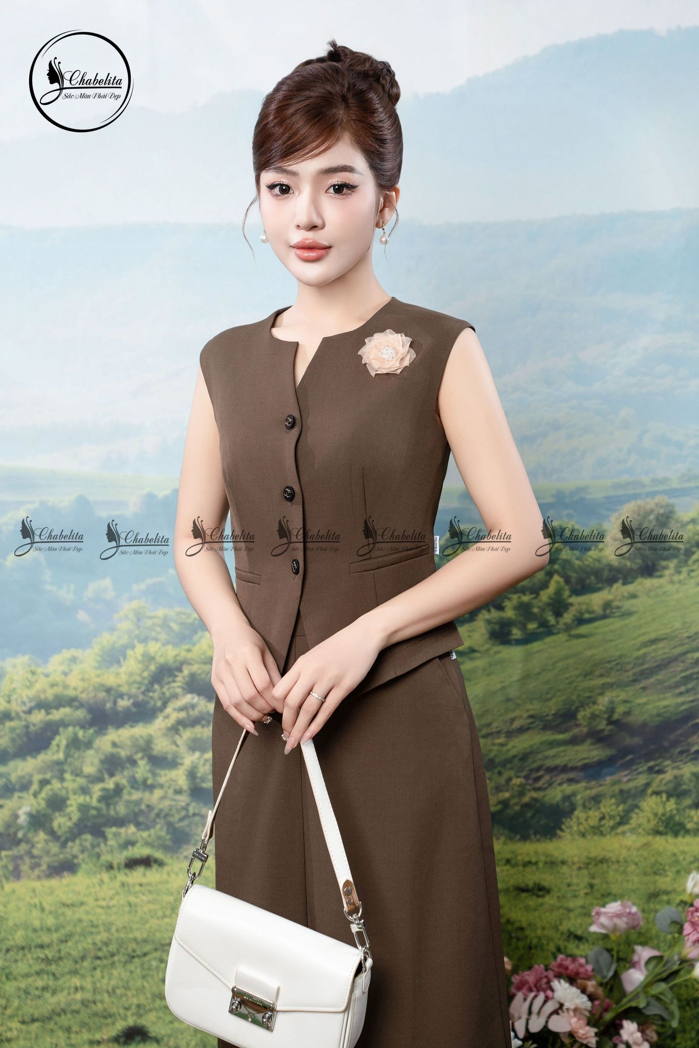 Sét bộ gile đính hoa ngực kèm chân váy màu nâu