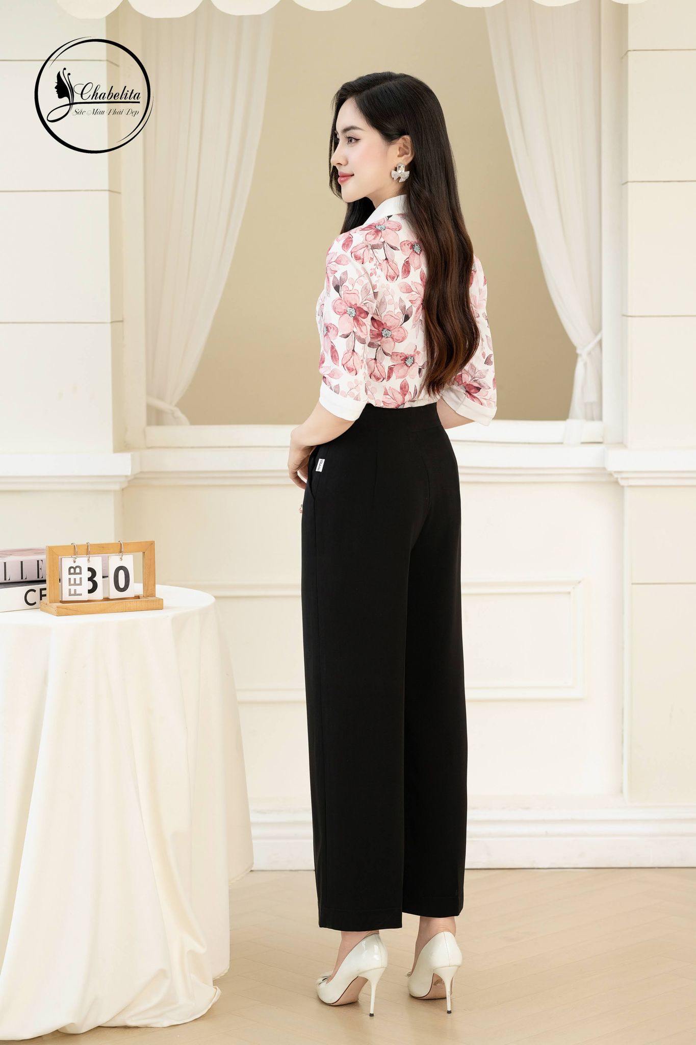 Quần suông cạp đích cúc màu đen