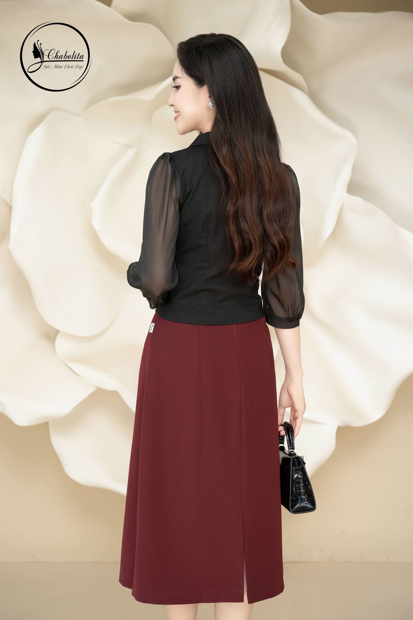 Áo sơ mi cổ vest tay phối voan tơ màu đen