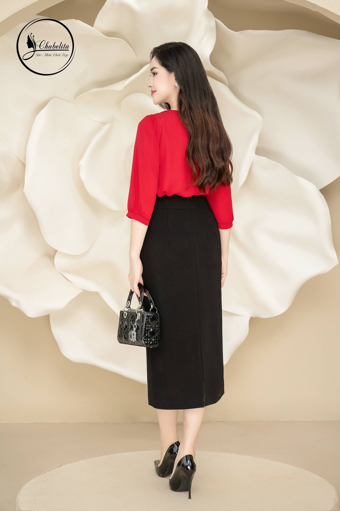 Chân váy bút chì dáng dài màu đen