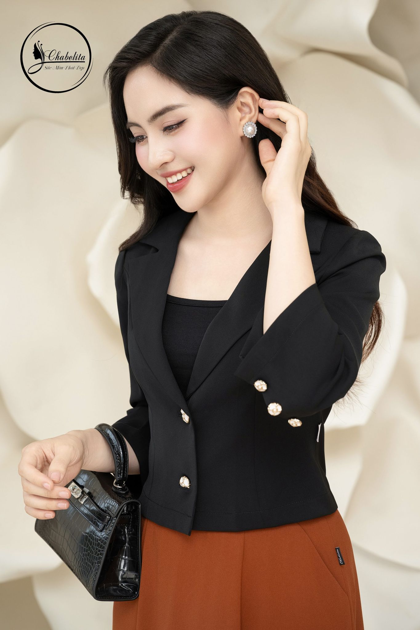 Áo vest dài tay màu đen