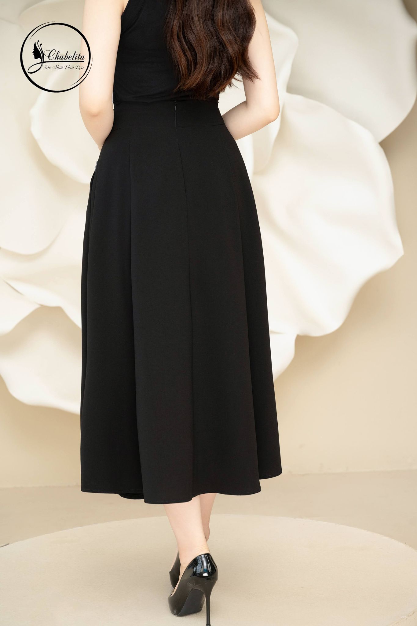Chân váy xòe dáng A màu đen