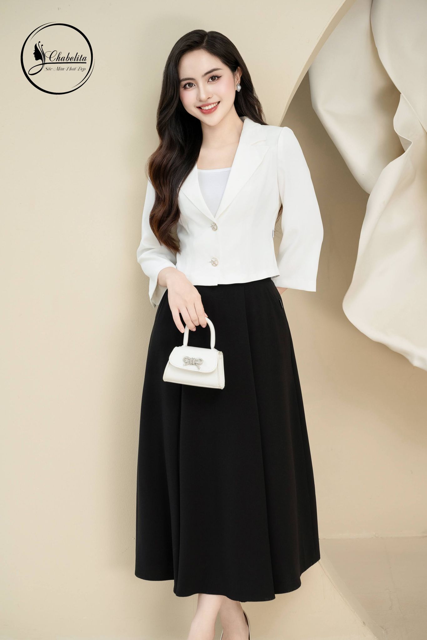 Áo vest dài tay màu trắng