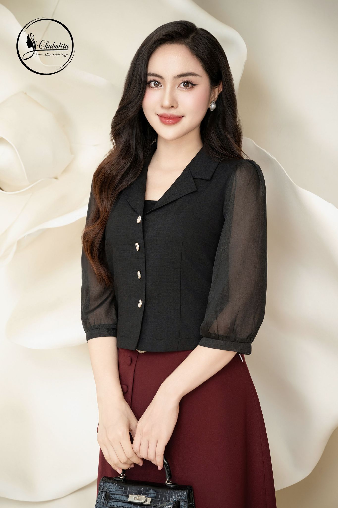 Áo sơ mi cổ vest tay phối voan tơ màu đen