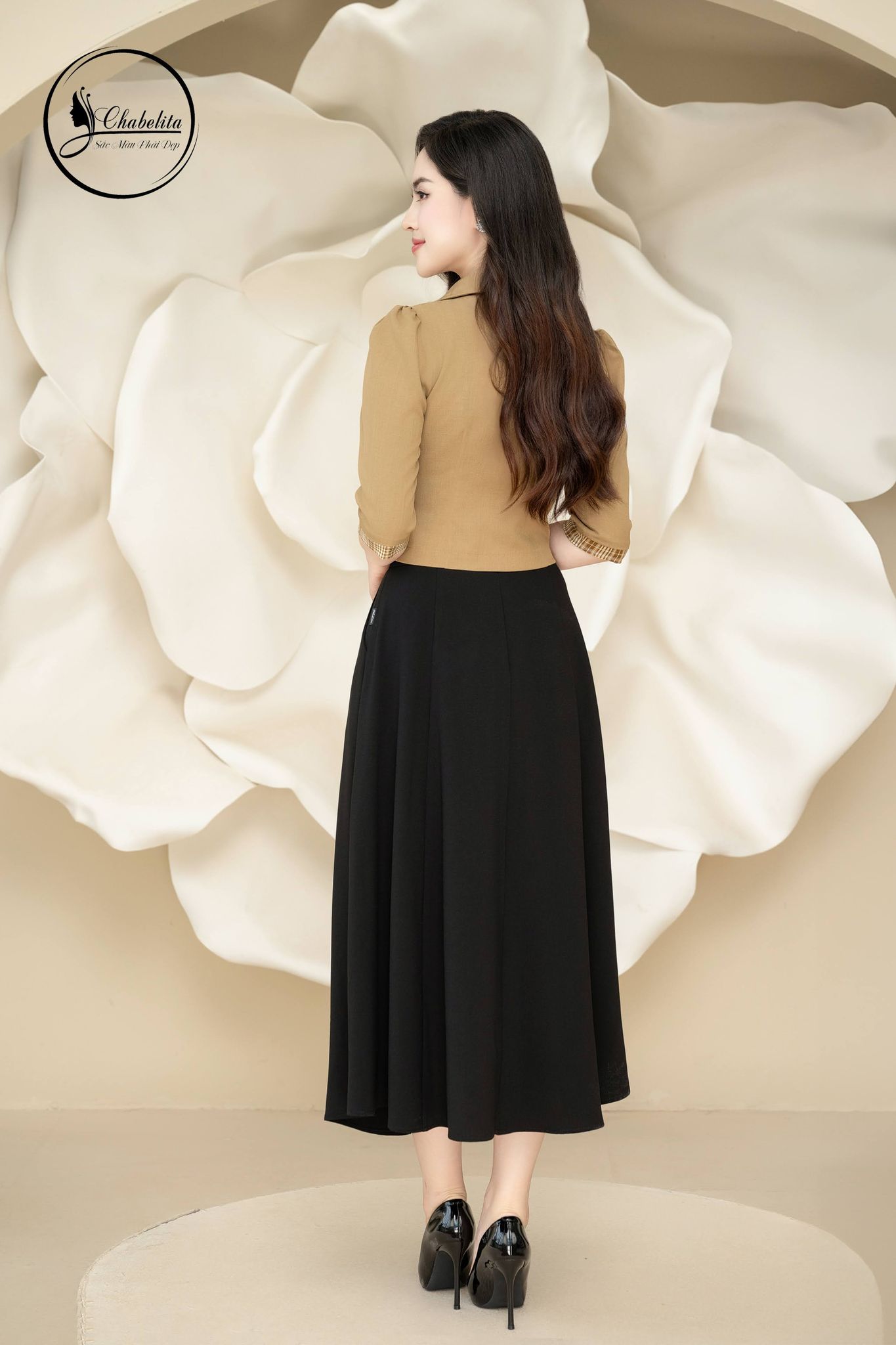 Chân váy xòe dáng A màu đen