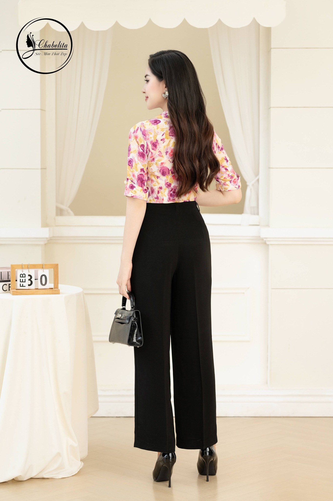 Áo sơ mi tay lỡ cổ đính hoa màu hồng