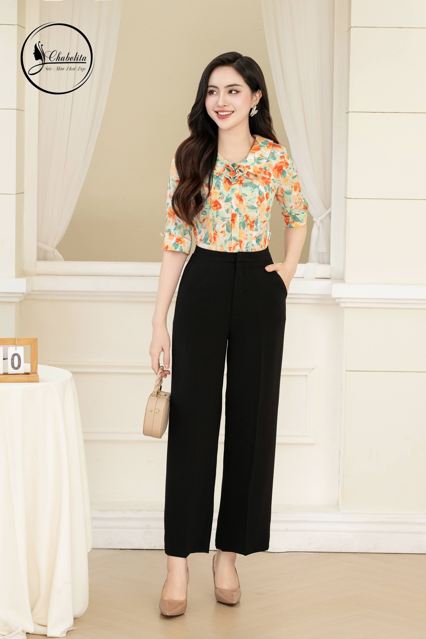 Áo sơ mi tay lỡ cổ đính hoa màu xanh