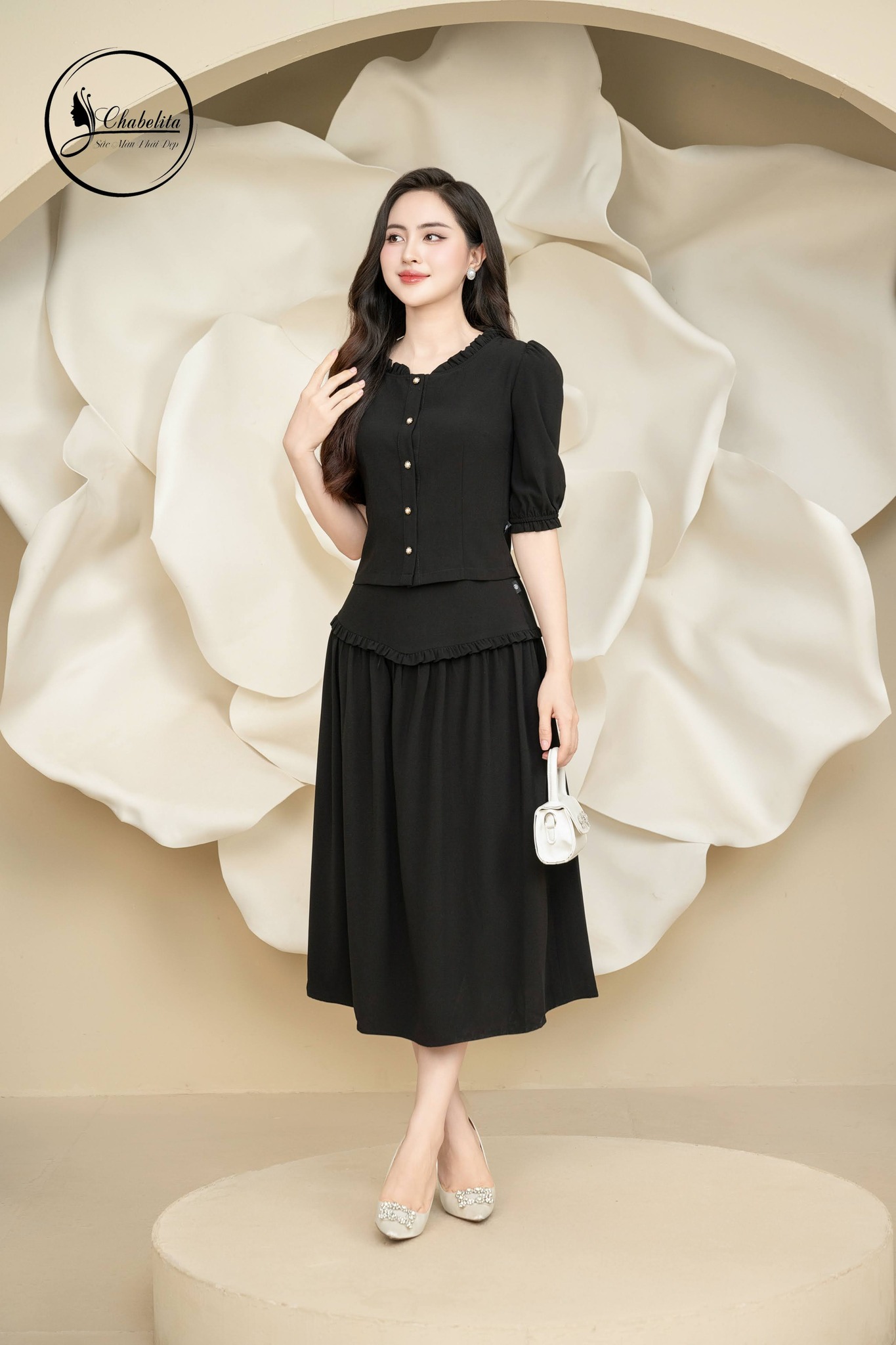 Áo sơ mi cổ tàu phối bèo thắt nơ màu đen