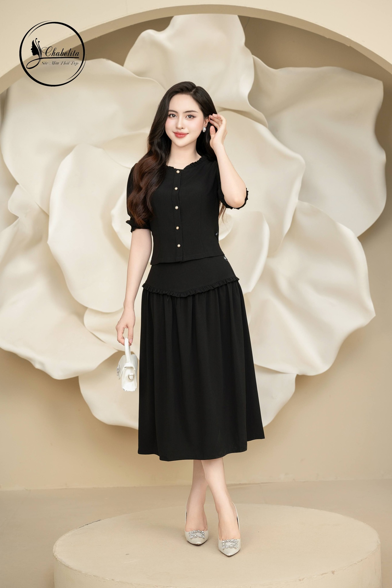 Áo sơ mi cổ tàu phối bèo thắt nơ màu đen