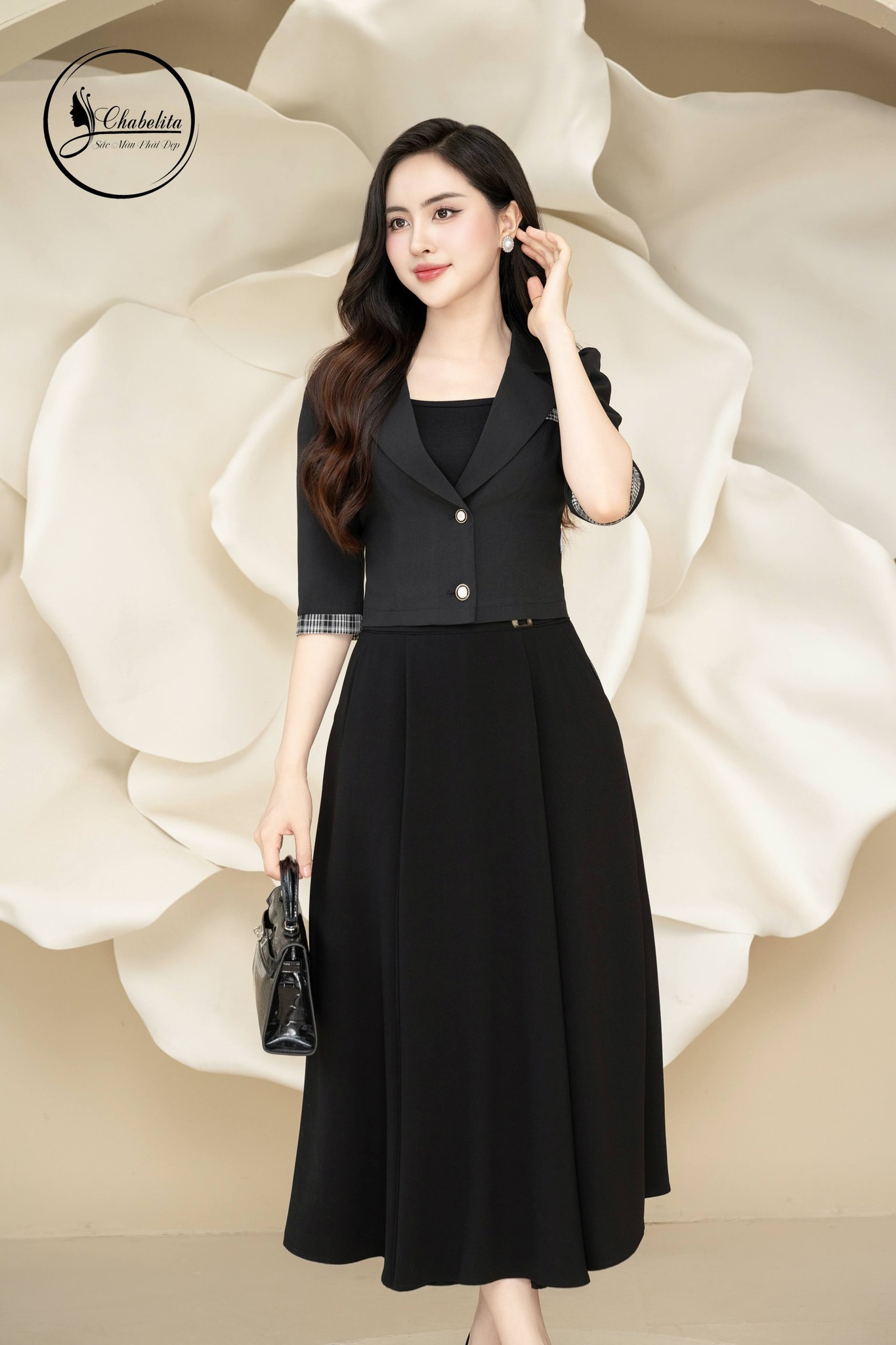 Áo vest nữ dài tay 2 cúc màu đen