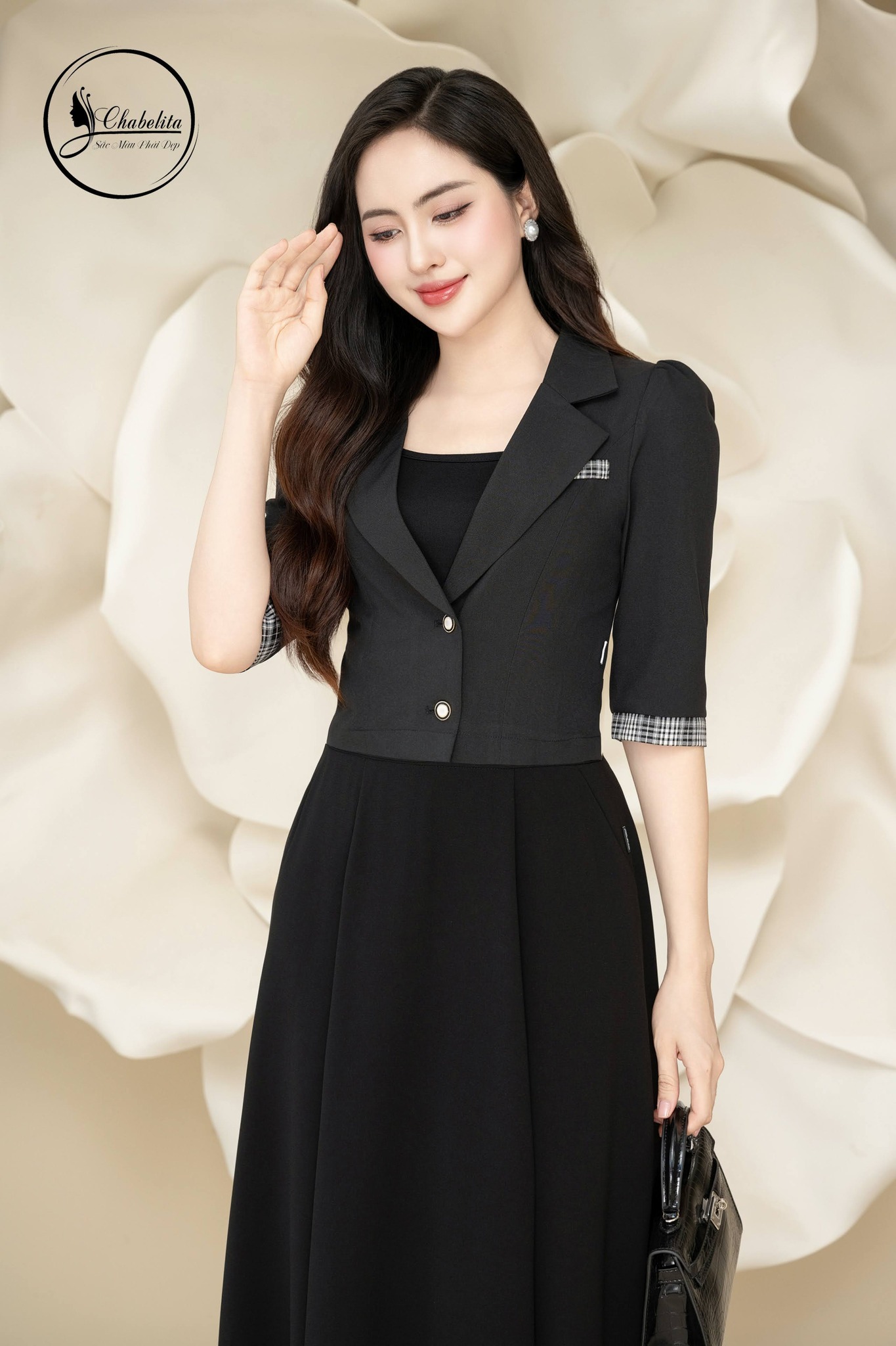 Áo vest nữ dài tay 2 cúc màu đen