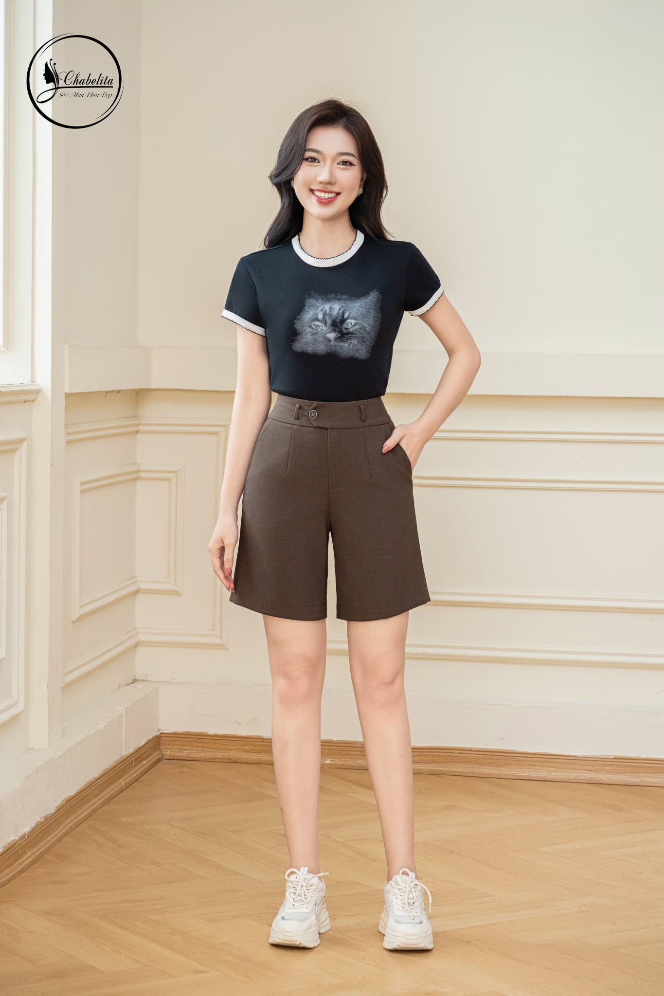 Quần short ống suông màu nâu đậm