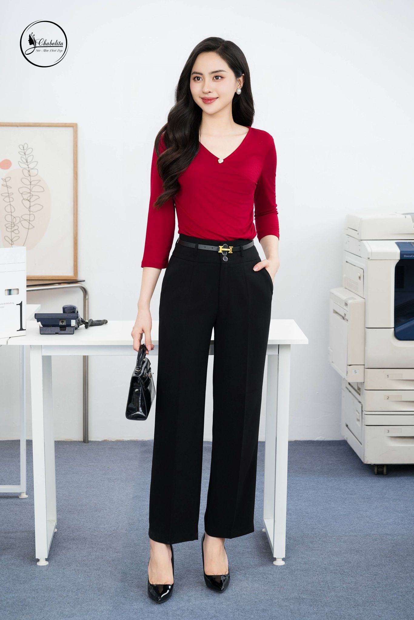 Áo thun dài tay cổ tim màu đỏ