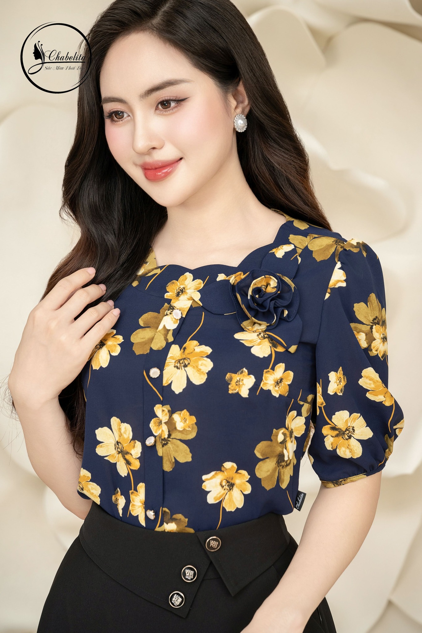 Áo sơ mi hoa cổ tim tay lỡ màu tím than