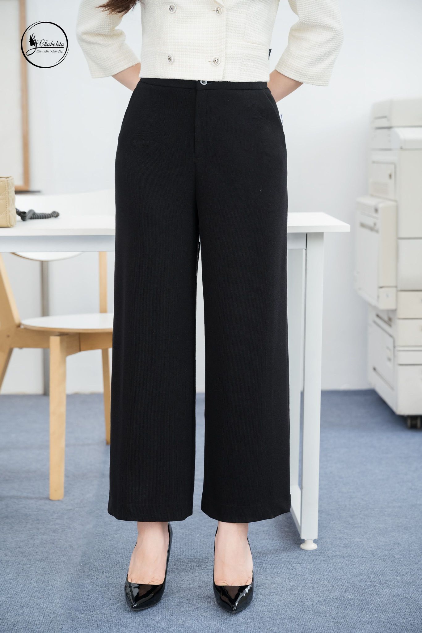 Quần nhung 2 khuy ống suông màu đen