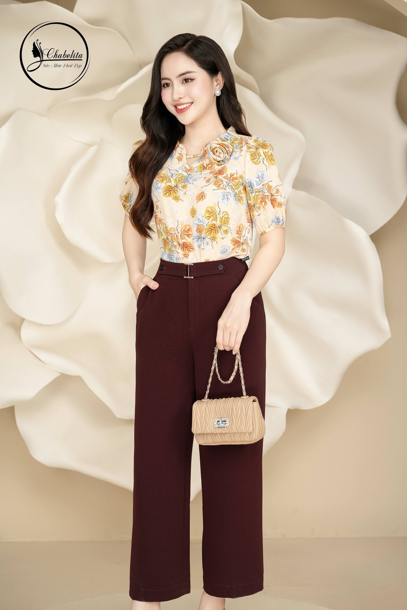 Áo sơ mi hoa cổ bèo phối hoa màu be