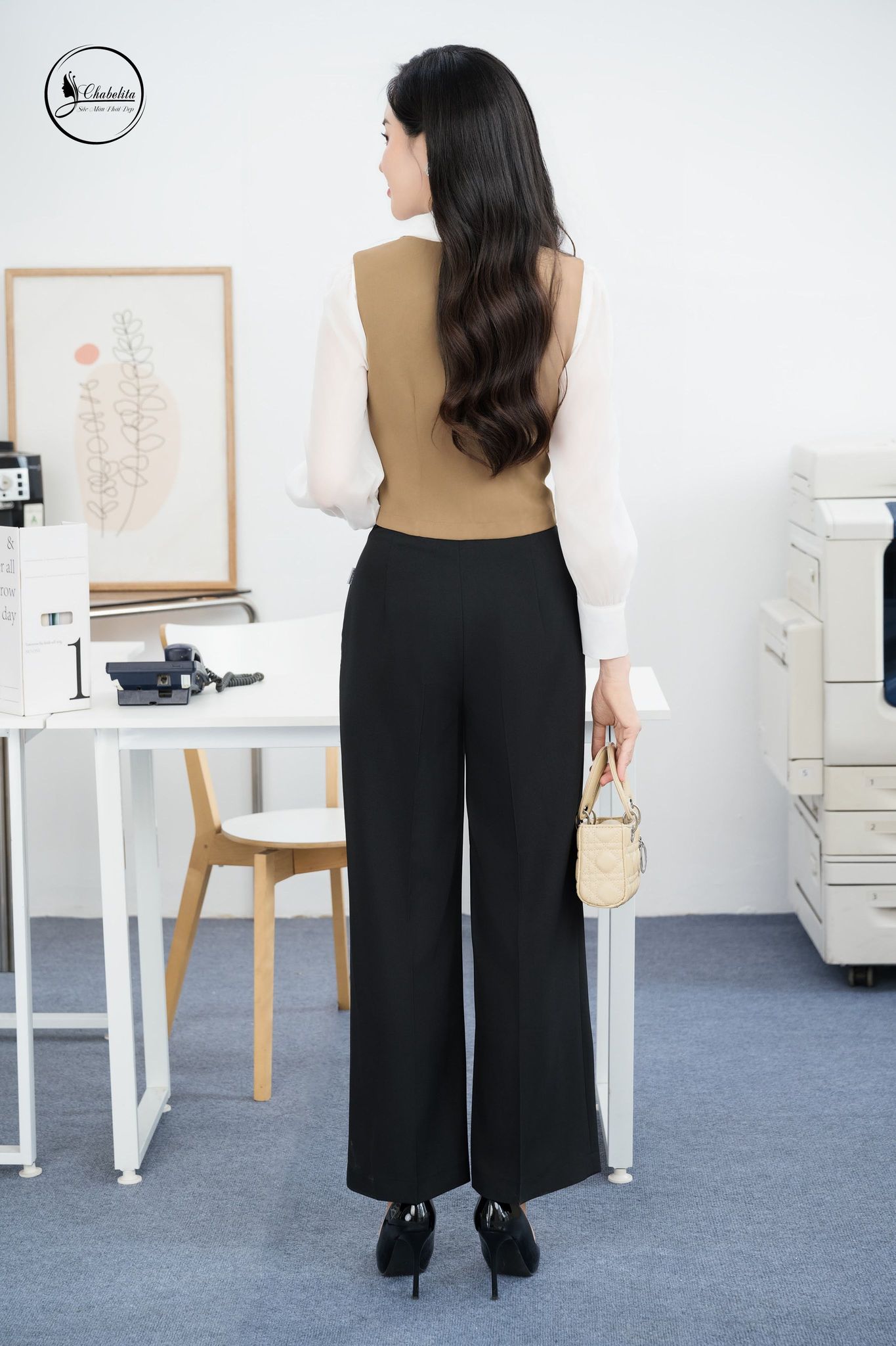 Áo gile suông cổ V màu nâu