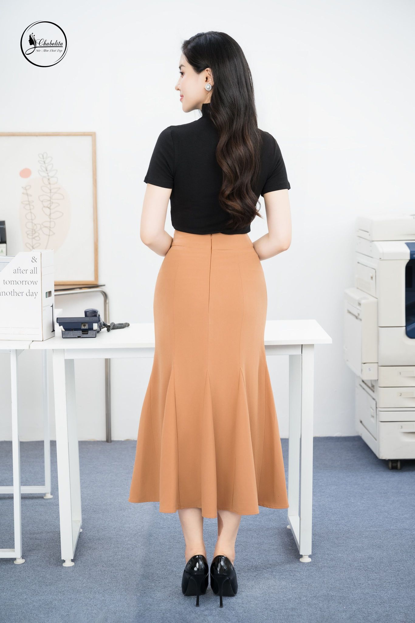 Chân váy ôm đuôi cá màu nâu